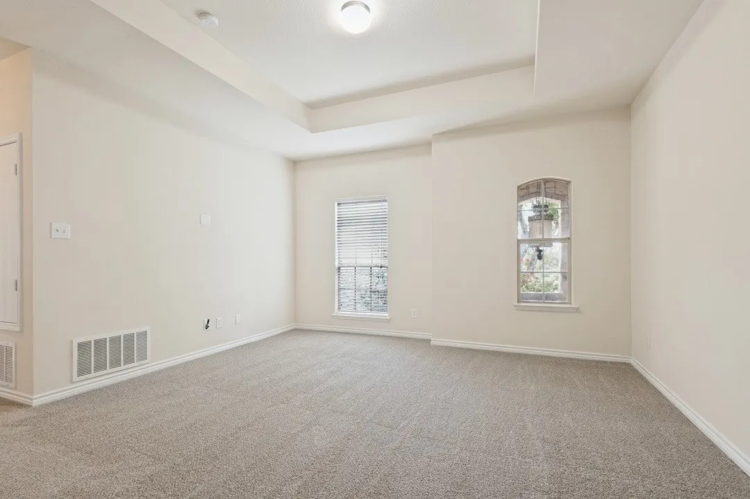 Single Family Residence For Rent in Tarrant County , 307 Moonlight Drive, Euless, Texas 76039, 4 Bedroom, 3 Bathroom, 2 Garage spaces, 3,705 Sqft, built in 2007, mls#21401279, Real Estate Agent in Euless, Homes For Rent in Tarrant county, Homes For Rent in Euless, Realtor in Euless Texas, Real Estate Brokerage Independent Realty Texas, Luminita Cordes Realtor