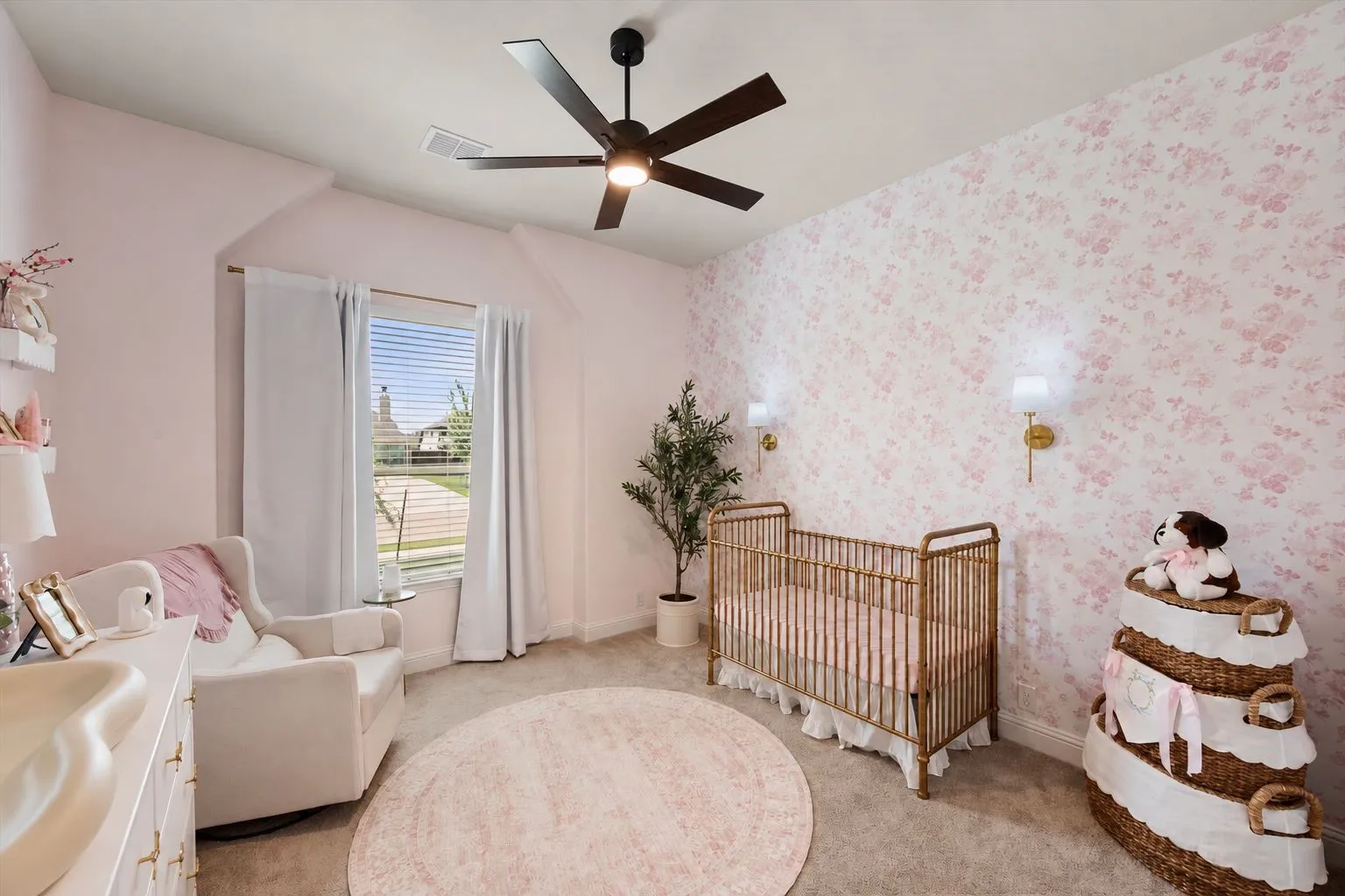 Single Family Residence For Sale in Johnson County , 2406 Warrington Place, Mansfield, Texas 76084, 3 Bedroom, 3 Bathroom, 2 Garage spaces, 2,565 Sqft, built in 2024, mls#21401412, Real Estate Agent in Mansfield, Homes For Sale in Johnson county, Homes For Sale in Mansfield, Realtor in Mansfield Texas, Real Estate Brokerage Independent Realty Texas, Luminita Cordes Realtor