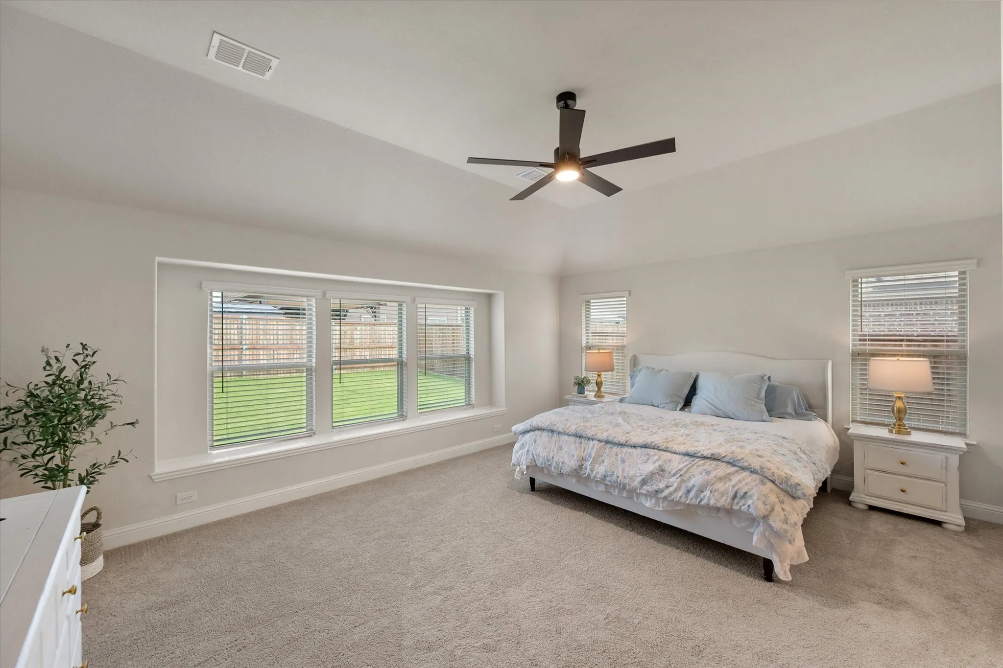 Single Family Residence For Sale in Johnson County , 2406 Warrington Place, Mansfield, Texas 76084, 3 Bedroom, 3 Bathroom, 2 Garage spaces, 2,565 Sqft, built in 2024, mls#21401412, Real Estate Agent in Mansfield, Homes For Sale in Johnson county, Homes For Sale in Mansfield, Realtor in Mansfield Texas, Real Estate Brokerage Independent Realty Texas, Luminita Cordes Realtor
