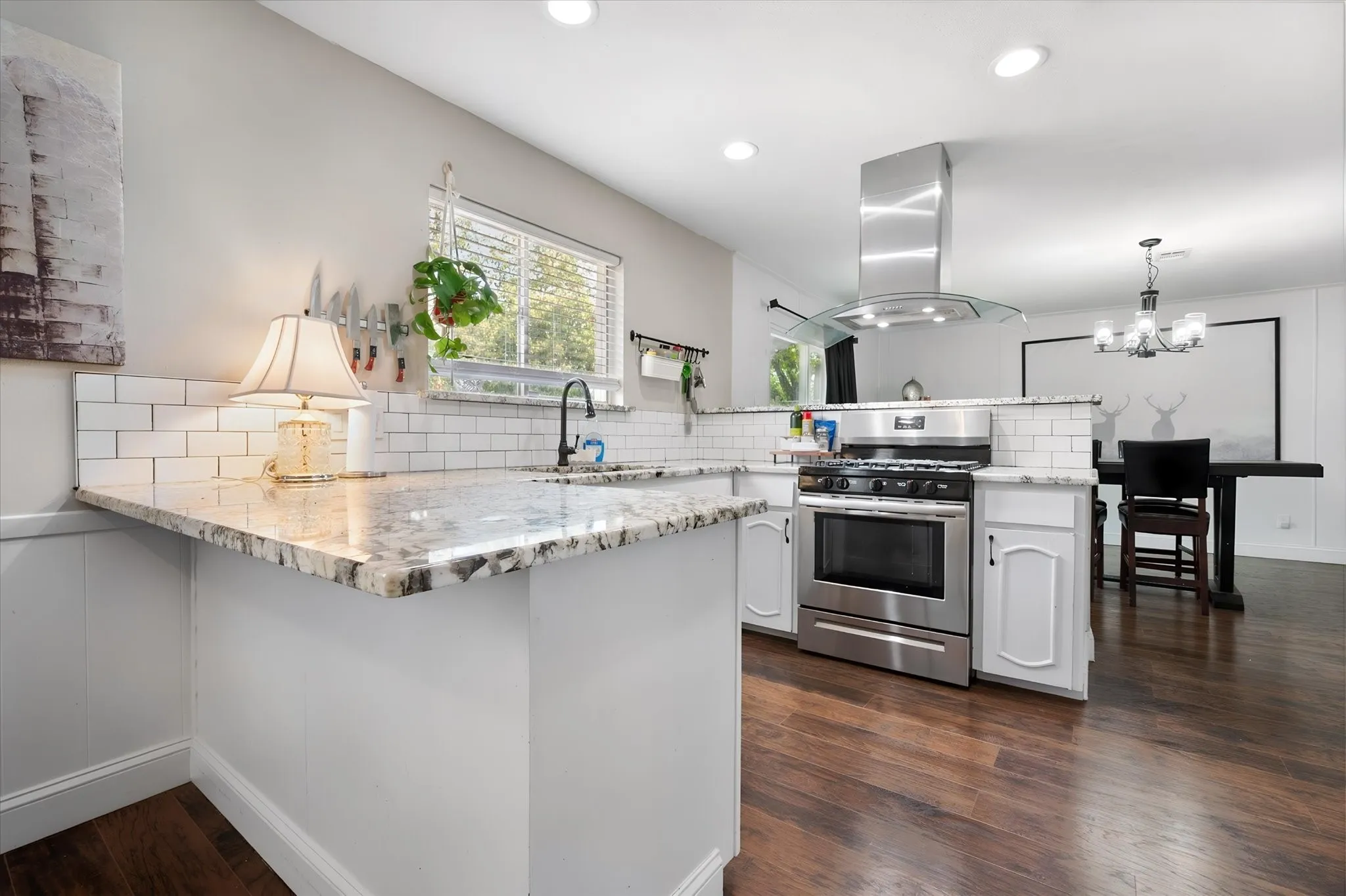 Single Family Residence For Sale in Johnson County , 316 Wintercrest Road, Burleson, Texas 76028, 3 Bedroom, 2 Bathroom, 2 Garage spaces, 1,434 Sqft, built in 1964, mls#21401614, Real Estate Agent in Burleson, Homes For Sale in Johnson county, Homes For Sale in Burleson, Realtor in Burleson Texas, Real Estate Brokerage Independent Realty Texas, Luminita Cordes Realtor