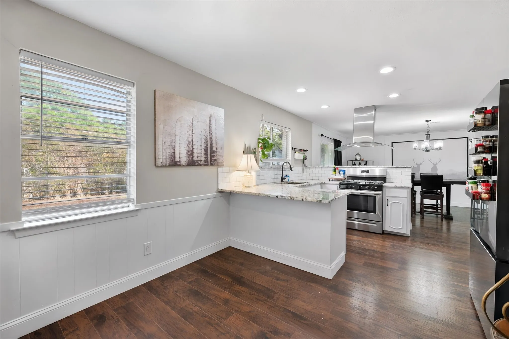 Single Family Residence For Sale in Johnson County , 316 Wintercrest Road, Burleson, Texas 76028, 3 Bedroom, 2 Bathroom, 2 Garage spaces, 1,434 Sqft, built in 1964, mls#21401614, Real Estate Agent in Burleson, Homes For Sale in Johnson county, Homes For Sale in Burleson, Realtor in Burleson Texas, Real Estate Brokerage Independent Realty Texas, Luminita Cordes Realtor