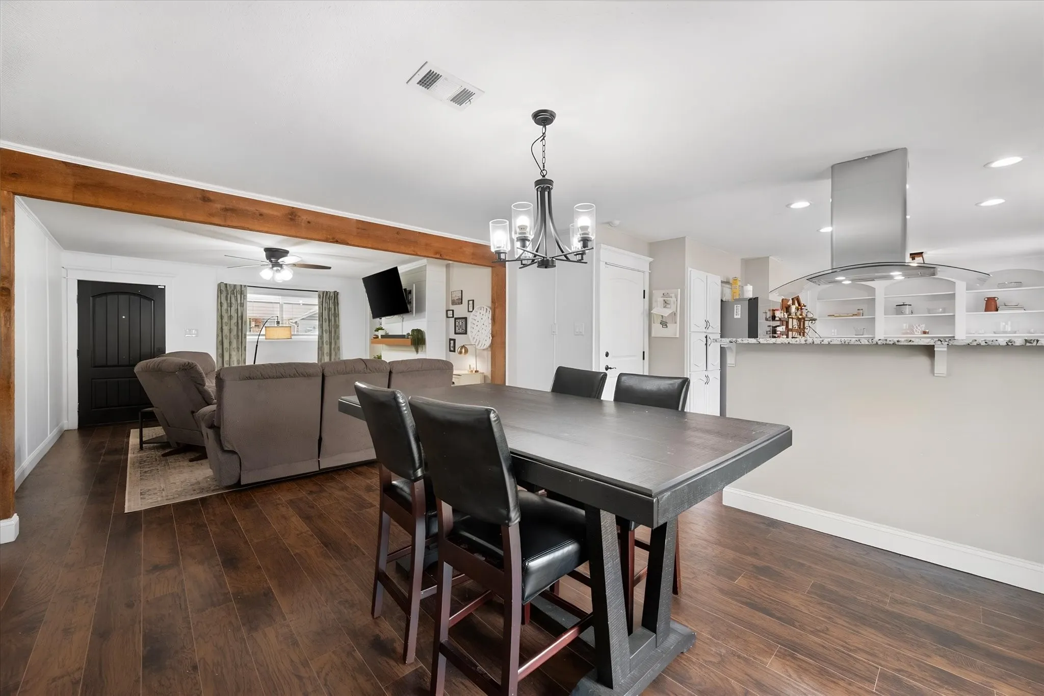 Single Family Residence For Sale in Johnson County , 316 Wintercrest Road, Burleson, Texas 76028, 3 Bedroom, 2 Bathroom, 2 Garage spaces, 1,434 Sqft, built in 1964, mls#21401614, Real Estate Agent in Burleson, Homes For Sale in Johnson county, Homes For Sale in Burleson, Realtor in Burleson Texas, Real Estate Brokerage Independent Realty Texas, Luminita Cordes Realtor
