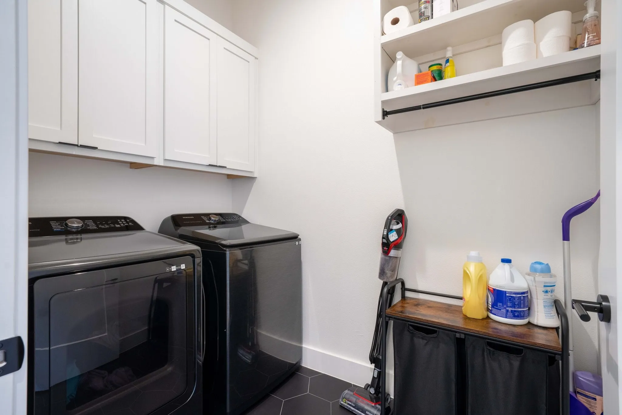 Single Family Residence For Sale in Dallas County , 1101 Martinique Avenue, Dallas, Texas 75223, 3 Bedroom, 3 Bathroom, 2 Garage spaces, 2,151 Sqft, built in 2023, mls#21401599, Real Estate Agent in Dallas, Homes For Sale in Dallas county, Homes For Sale in Dallas, Realtor in Dallas Texas, Real Estate Brokerage Independent Realty Texas, Luminita Cordes Realtor