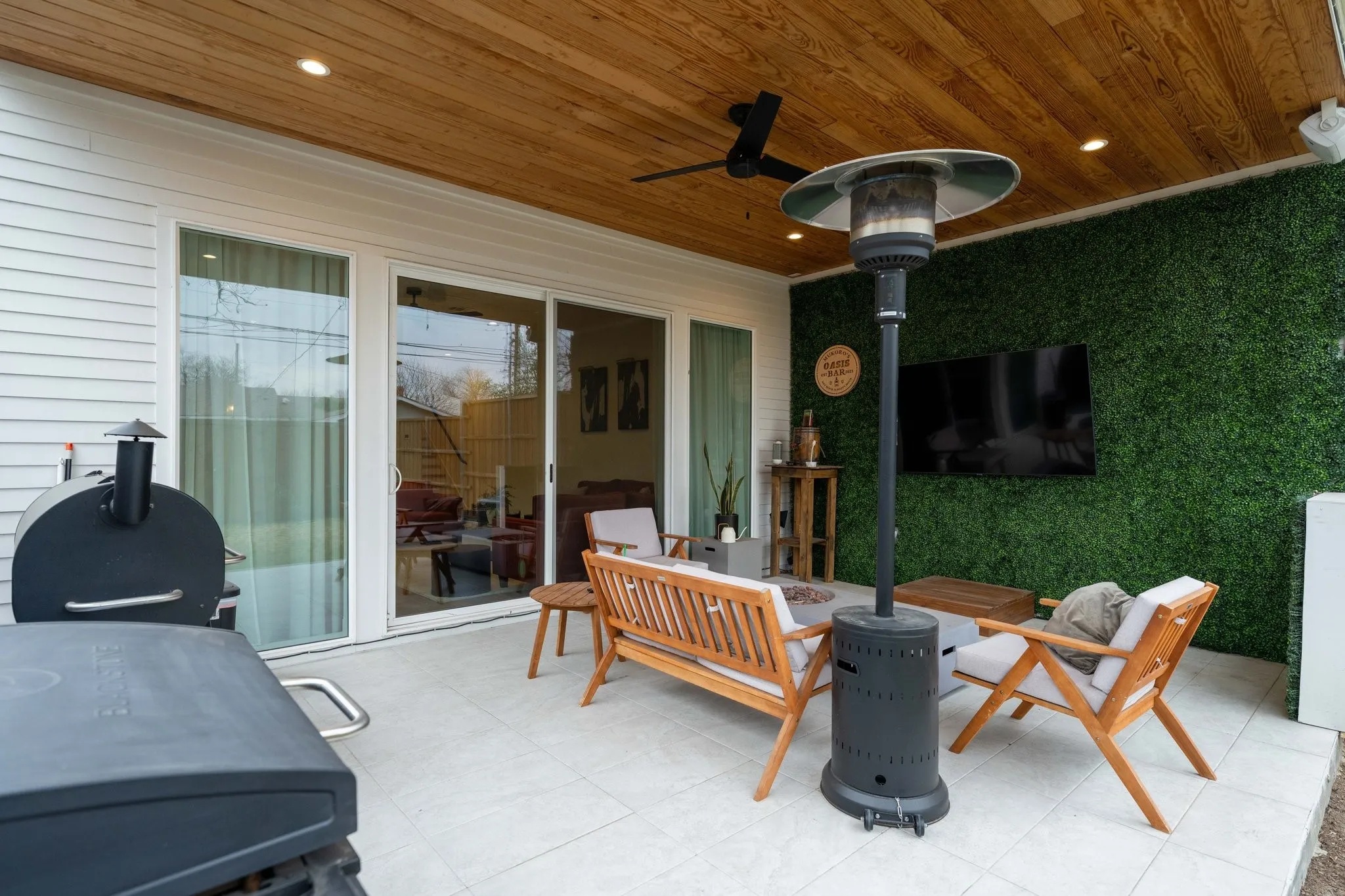 Single Family Residence For Sale in Dallas County , 1101 Martinique Avenue, Dallas, Texas 75223, 3 Bedroom, 3 Bathroom, 2 Garage spaces, 2,151 Sqft, built in 2023, mls#21401599, Real Estate Agent in Dallas, Homes For Sale in Dallas county, Homes For Sale in Dallas, Realtor in Dallas Texas, Real Estate Brokerage Independent Realty Texas, Luminita Cordes Realtor