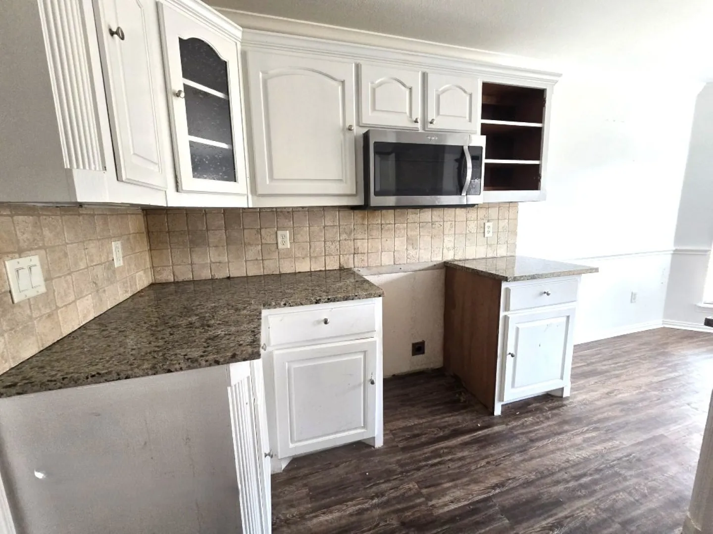 Single Family Residence For Sale in Kaufman County , 1406 Chancellor Drive, Kaufman, Texas 75142, 3 Bedroom, 2 Bathroom, 2 Garage spaces, 1,695 Sqft, built in 2002, mls#21401619, Real Estate Agent in Kaufman, Homes For Sale in Kaufman county, Homes For Sale in Kaufman, Realtor in Kaufman Texas, Real Estate Brokerage Independent Realty Texas, Luminita Cordes Realtor