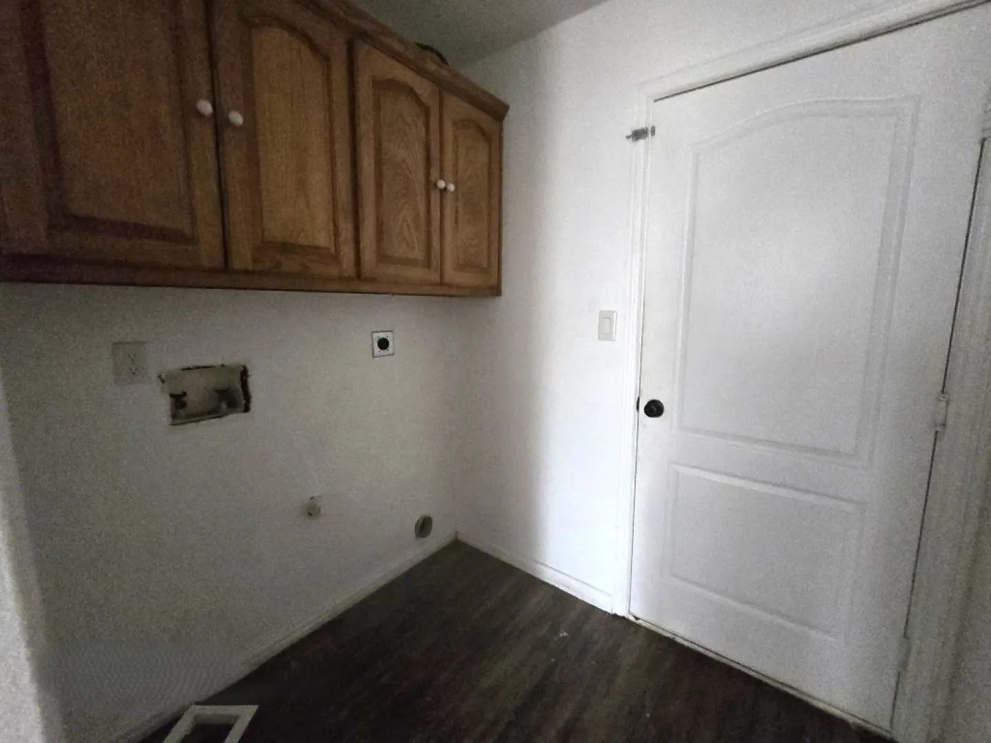 Single Family Residence For Sale in Kaufman County , 1406 Chancellor Drive, Kaufman, Texas 75142, 3 Bedroom, 2 Bathroom, 2 Garage spaces, 1,695 Sqft, built in 2002, mls#21401619, Real Estate Agent in Kaufman, Homes For Sale in Kaufman county, Homes For Sale in Kaufman, Realtor in Kaufman Texas, Real Estate Brokerage Independent Realty Texas, Luminita Cordes Realtor