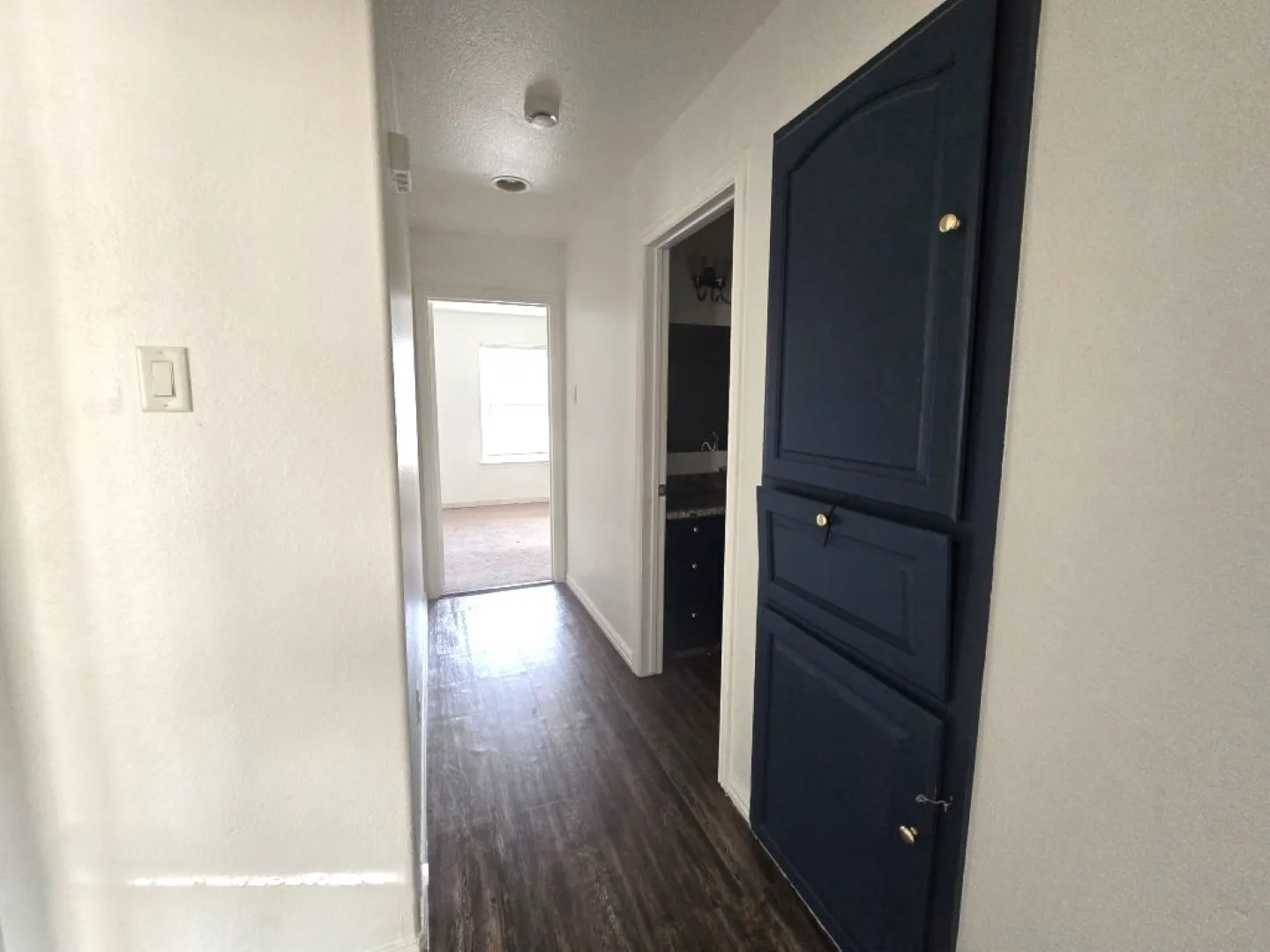 Single Family Residence For Sale in Kaufman County , 1406 Chancellor Drive, Kaufman, Texas 75142, 3 Bedroom, 2 Bathroom, 2 Garage spaces, 1,695 Sqft, built in 2002, mls#21401619, Real Estate Agent in Kaufman, Homes For Sale in Kaufman county, Homes For Sale in Kaufman, Realtor in Kaufman Texas, Real Estate Brokerage Independent Realty Texas, Luminita Cordes Realtor