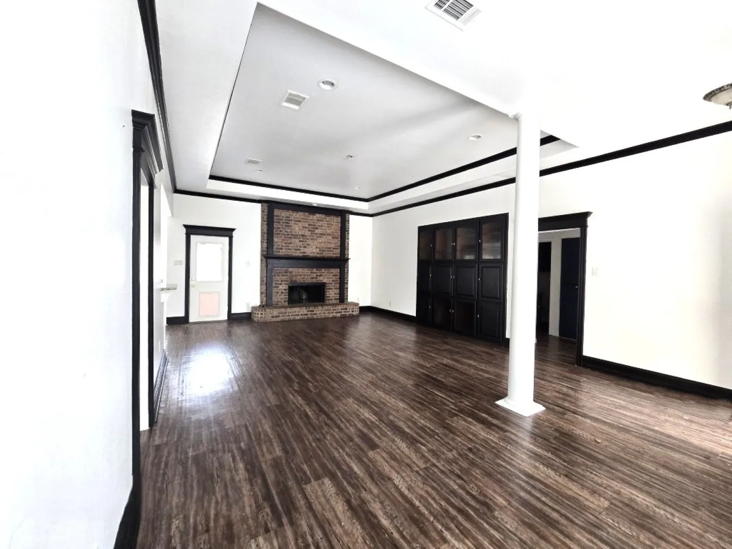 Single Family Residence For Sale in Kaufman County , 1406 Chancellor Drive, Kaufman, Texas 75142, 3 Bedroom, 2 Bathroom, 2 Garage spaces, 1,695 Sqft, built in 2002, mls#21401619, Real Estate Agent in Kaufman, Homes For Sale in Kaufman county, Homes For Sale in Kaufman, Realtor in Kaufman Texas, Real Estate Brokerage Independent Realty Texas, Luminita Cordes Realtor