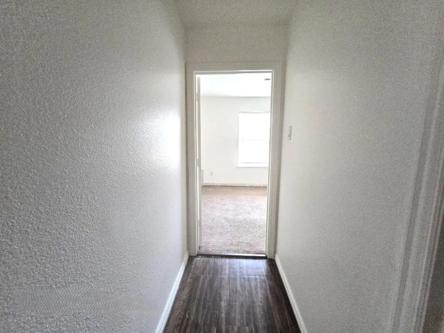 Single Family Residence For Sale in Kaufman County , 1406 Chancellor Drive, Kaufman, Texas 75142, 3 Bedroom, 2 Bathroom, 2 Garage spaces, 1,695 Sqft, built in 2002, mls#21401619, Real Estate Agent in Kaufman, Homes For Sale in Kaufman county, Homes For Sale in Kaufman, Realtor in Kaufman Texas, Real Estate Brokerage Independent Realty Texas, Luminita Cordes Realtor