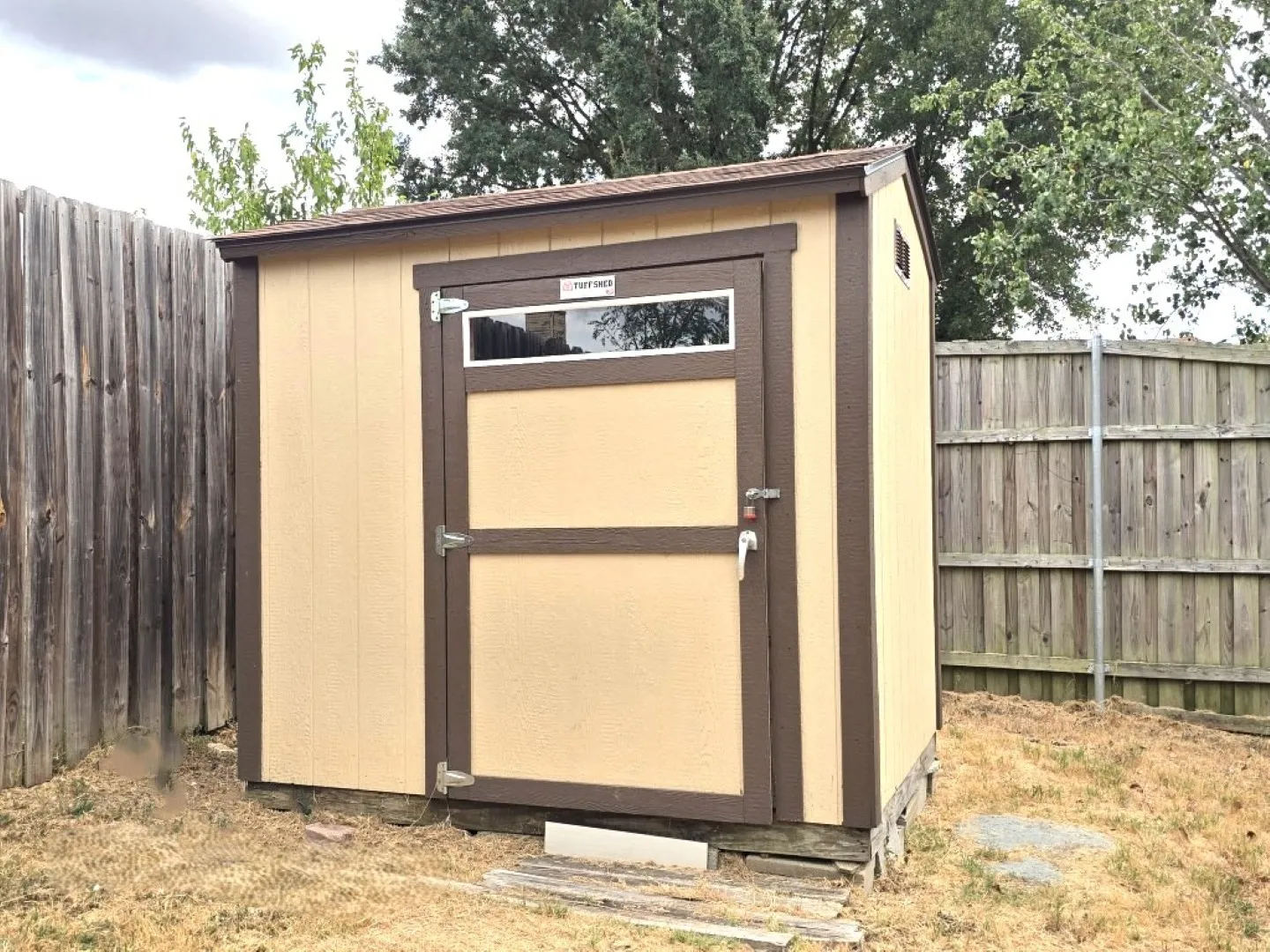 Single Family Residence For Sale in Kaufman County , 1406 Chancellor Drive, Kaufman, Texas 75142, 3 Bedroom, 2 Bathroom, 2 Garage spaces, 1,695 Sqft, built in 2002, mls#21401619, Real Estate Agent in Kaufman, Homes For Sale in Kaufman county, Homes For Sale in Kaufman, Realtor in Kaufman Texas, Real Estate Brokerage Independent Realty Texas, Luminita Cordes Realtor