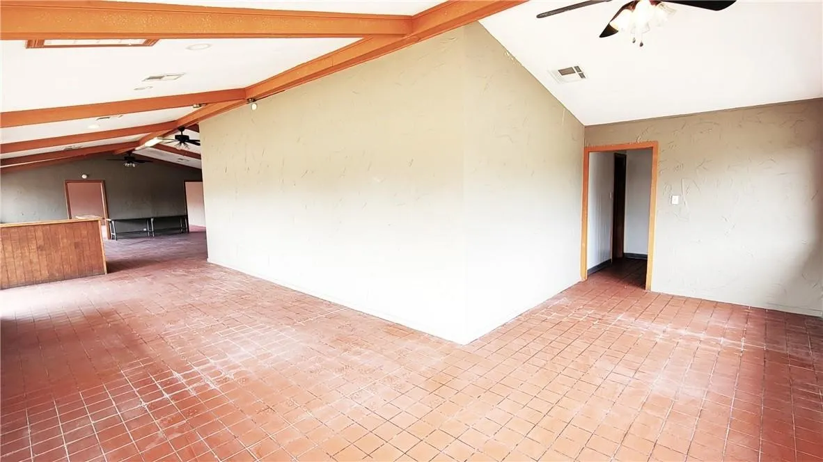Retail For Sale in Limestone County , 301 S Ellis Street, Groesbeck, Texas 76642, 0, 0, Garage spaces, 0 Sqft, built in 1984, mls#21401530, Real Estate Agent in Groesbeck, Homes For Sale in Limestone county, Homes For Sale in Groesbeck, Realtor in Groesbeck Texas, Real Estate Brokerage Independent Realty Texas, Luminita Cordes Realtor