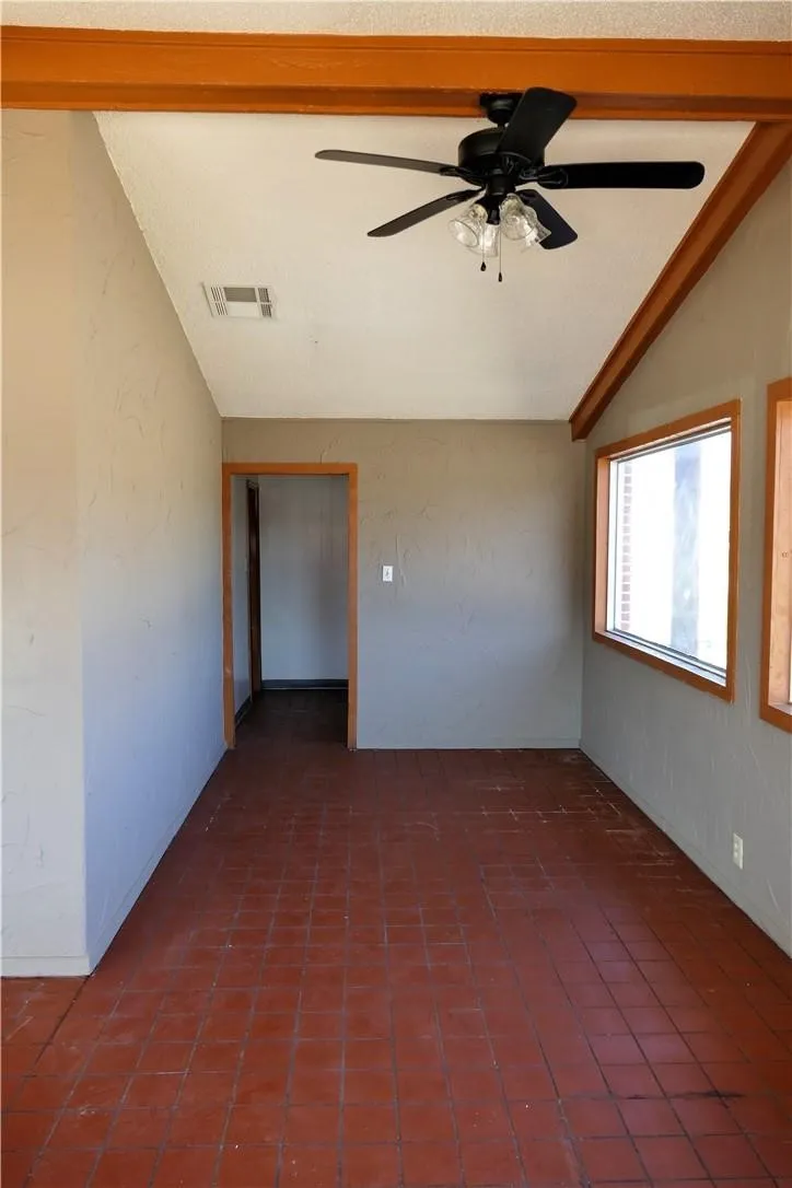 Retail For Sale in Limestone County , 301 S Ellis Street, Groesbeck, Texas 76642, 0, 0, Garage spaces, 0 Sqft, built in 1984, mls#21401530, Real Estate Agent in Groesbeck, Homes For Sale in Limestone county, Homes For Sale in Groesbeck, Realtor in Groesbeck Texas, Real Estate Brokerage Independent Realty Texas, Luminita Cordes Realtor