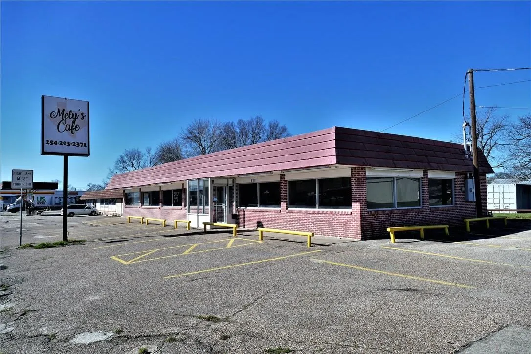 Retail For Sale in Limestone County , 301 S Ellis Street, Groesbeck, Texas 76642, 0, 0, Garage spaces, 0 Sqft, built in 1984, mls#21401530, Real Estate Agent in Groesbeck, Homes For Sale in Limestone county, Homes For Sale in Groesbeck, Realtor in Groesbeck Texas, Real Estate Brokerage Independent Realty Texas, Luminita Cordes Realtor