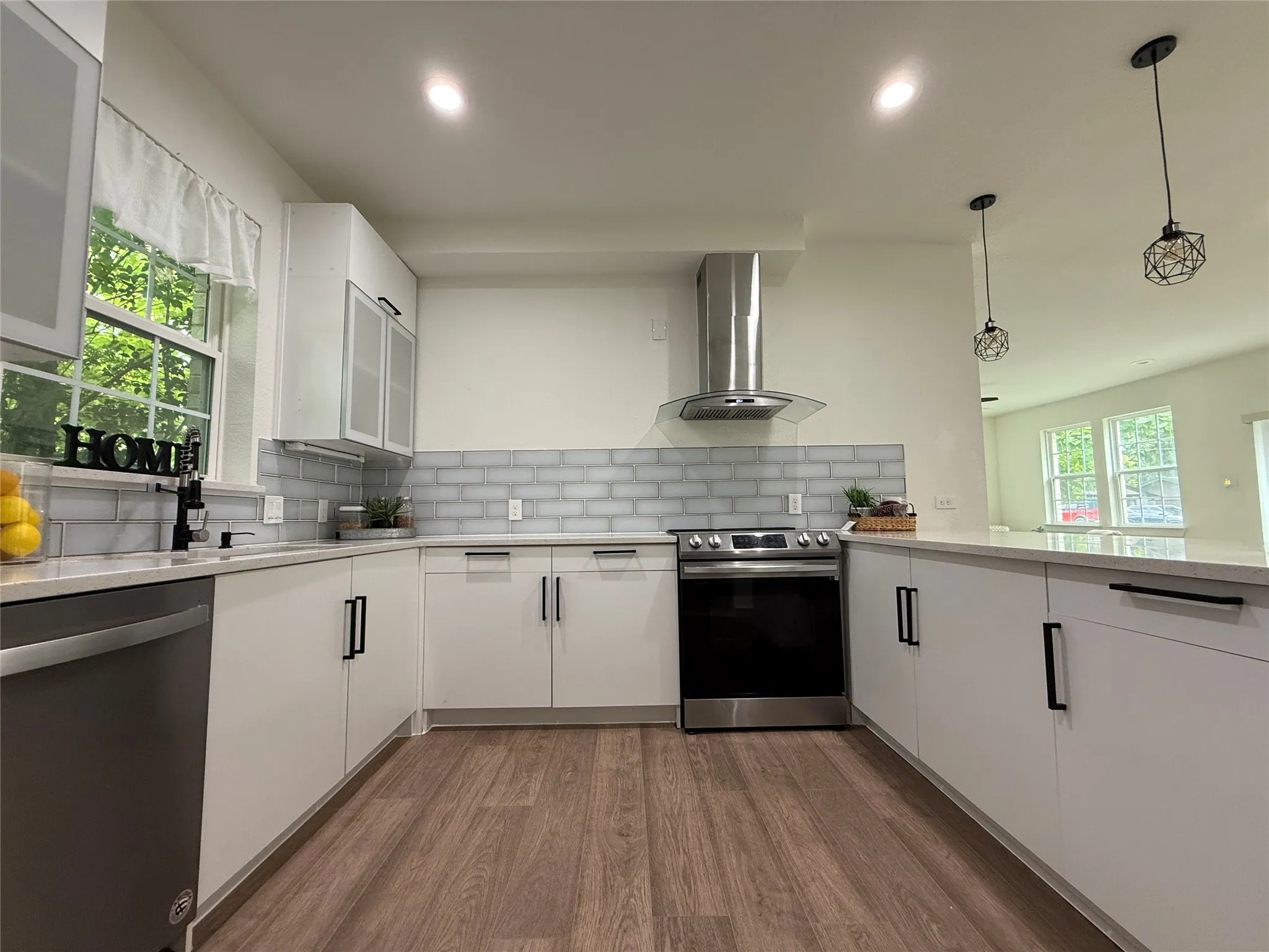 Single Family Residence For Sale in Kaufman County , 201 E 10th Street, Kaufman, Texas 75142, 4 Bedroom, 3 Bathroom, 2 Garage spaces, 1,963 Sqft, built in 2022, mls#21401608, Real Estate Agent in Kaufman, Homes For Sale in Kaufman county, Homes For Sale in Kaufman, Realtor in Kaufman Texas, Real Estate Brokerage Independent Realty Texas, Luminita Cordes Realtor