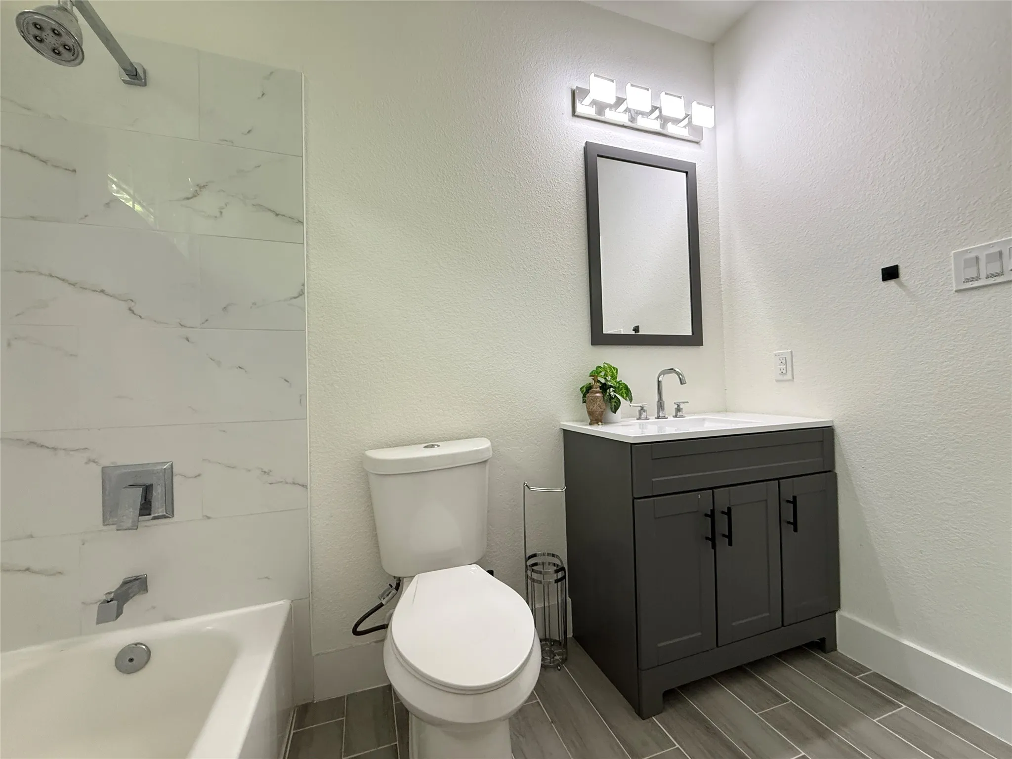 Single Family Residence For Sale in Kaufman County , 201 E 10th Street, Kaufman, Texas 75142, 4 Bedroom, 3 Bathroom, 2 Garage spaces, 1,963 Sqft, built in 2022, mls#21401608, Real Estate Agent in Kaufman, Homes For Sale in Kaufman county, Homes For Sale in Kaufman, Realtor in Kaufman Texas, Real Estate Brokerage Independent Realty Texas, Luminita Cordes Realtor
