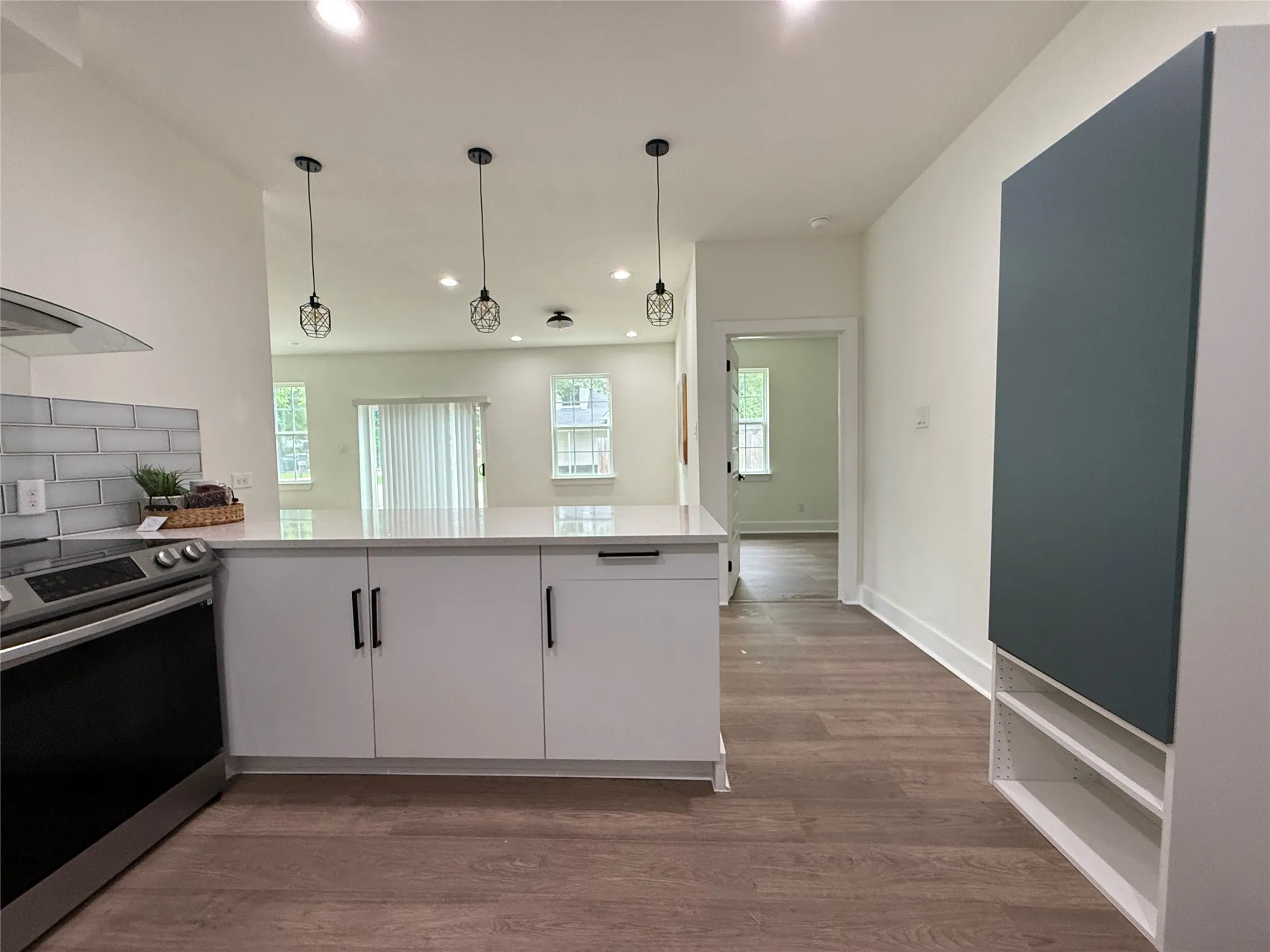 Single Family Residence For Sale in Kaufman County , 201 E 10th Street, Kaufman, Texas 75142, 4 Bedroom, 3 Bathroom, 2 Garage spaces, 1,963 Sqft, built in 2022, mls#21401608, Real Estate Agent in Kaufman, Homes For Sale in Kaufman county, Homes For Sale in Kaufman, Realtor in Kaufman Texas, Real Estate Brokerage Independent Realty Texas, Luminita Cordes Realtor
