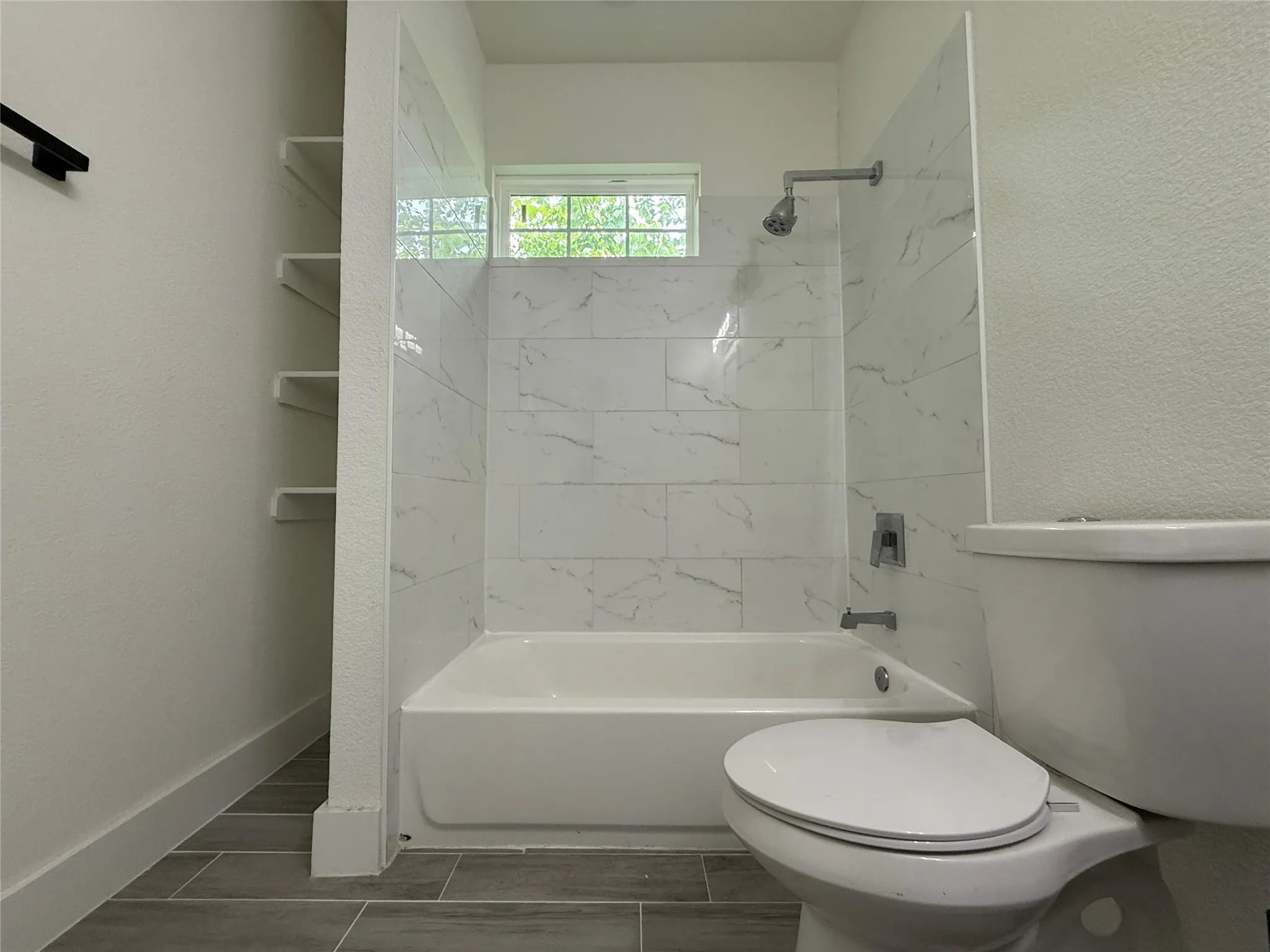 Single Family Residence For Sale in Kaufman County , 201 E 10th Street, Kaufman, Texas 75142, 4 Bedroom, 3 Bathroom, 2 Garage spaces, 1,963 Sqft, built in 2022, mls#21401608, Real Estate Agent in Kaufman, Homes For Sale in Kaufman county, Homes For Sale in Kaufman, Realtor in Kaufman Texas, Real Estate Brokerage Independent Realty Texas, Luminita Cordes Realtor