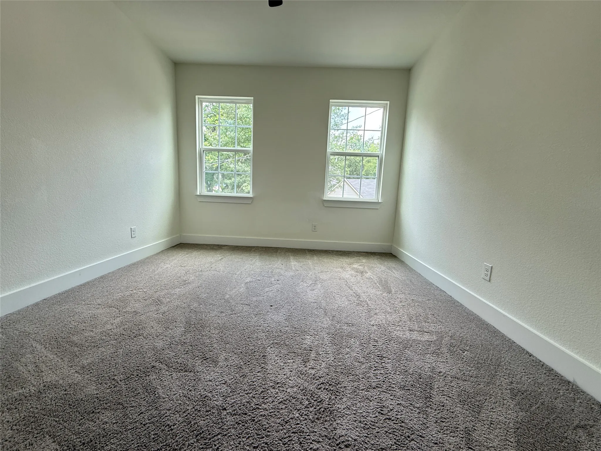 Single Family Residence For Sale in Kaufman County , 201 E 10th Street, Kaufman, Texas 75142, 4 Bedroom, 3 Bathroom, 2 Garage spaces, 1,963 Sqft, built in 2022, mls#21401608, Real Estate Agent in Kaufman, Homes For Sale in Kaufman county, Homes For Sale in Kaufman, Realtor in Kaufman Texas, Real Estate Brokerage Independent Realty Texas, Luminita Cordes Realtor