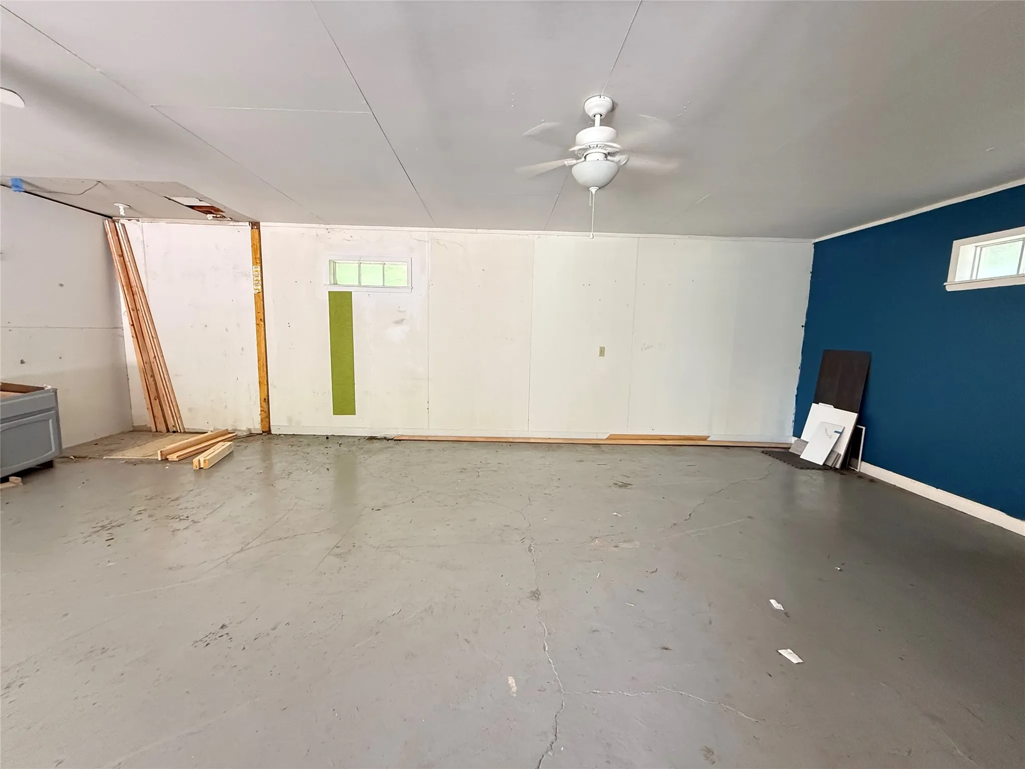Single Family Residence For Sale in Kaufman County , 201 E 10th Street, Kaufman, Texas 75142, 4 Bedroom, 3 Bathroom, 2 Garage spaces, 1,963 Sqft, built in 2022, mls#21401608, Real Estate Agent in Kaufman, Homes For Sale in Kaufman county, Homes For Sale in Kaufman, Realtor in Kaufman Texas, Real Estate Brokerage Independent Realty Texas, Luminita Cordes Realtor