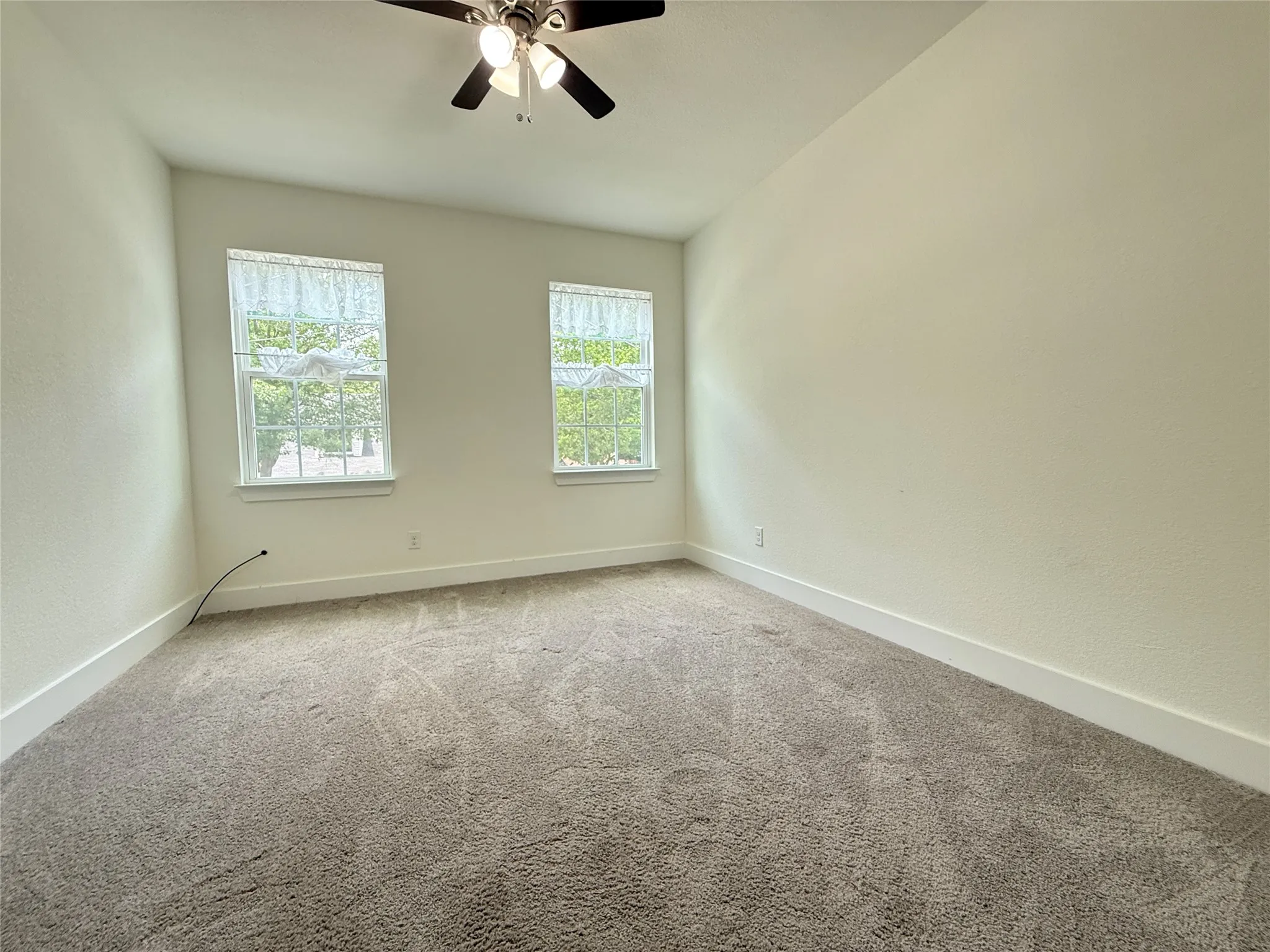 Single Family Residence For Sale in Kaufman County , 201 E 10th Street, Kaufman, Texas 75142, 4 Bedroom, 3 Bathroom, 2 Garage spaces, 1,963 Sqft, built in 2022, mls#21401608, Real Estate Agent in Kaufman, Homes For Sale in Kaufman county, Homes For Sale in Kaufman, Realtor in Kaufman Texas, Real Estate Brokerage Independent Realty Texas, Luminita Cordes Realtor