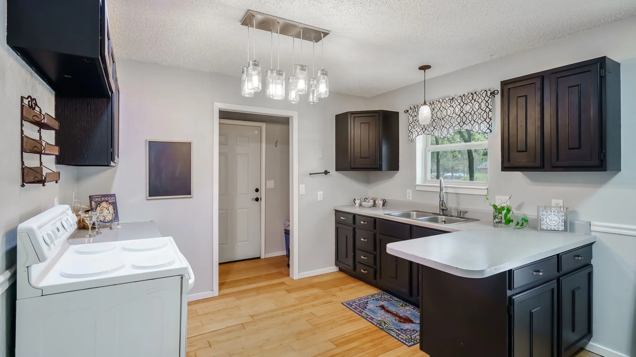 Single Family Residence For Sale in Denton County , 210 Surveyors Road, Krugerville, Texas 76227, 3 Bedroom, 1 Bathroom, Garage spaces, 1,266 Sqft, built in 1985, mls#21374619, Real Estate Agent in Krugerville, Homes For Sale in Denton county, Homes For Sale in Krugerville, Realtor in Krugerville Texas, Real Estate Brokerage Independent Realty Texas, Luminita Cordes Realtor