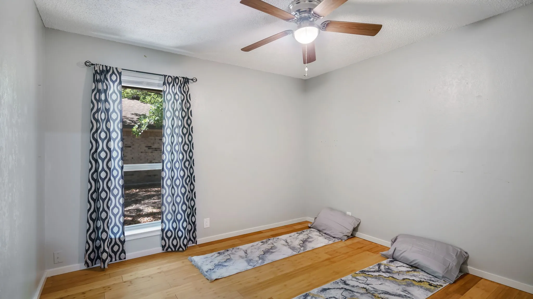 Single Family Residence For Sale in Denton County , 210 Surveyors Road, Krugerville, Texas 76227, 3 Bedroom, 1 Bathroom, Garage spaces, 1,266 Sqft, built in 1985, mls#21374619, Real Estate Agent in Krugerville, Homes For Sale in Denton county, Homes For Sale in Krugerville, Realtor in Krugerville Texas, Real Estate Brokerage Independent Realty Texas, Luminita Cordes Realtor