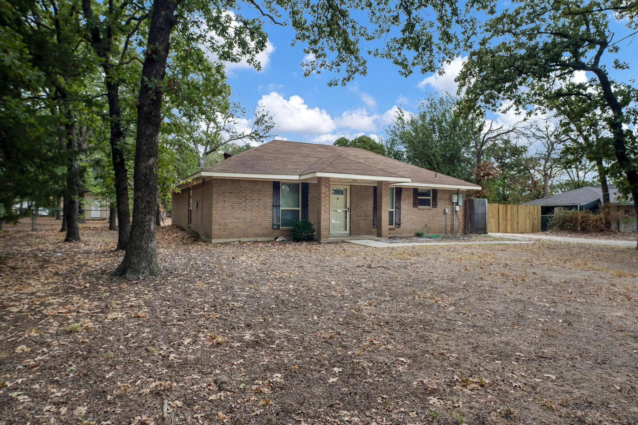Single Family Residence For Sale in Denton County , 210 Surveyors Road, Krugerville, Texas 76227, 3 Bedroom, 1 Bathroom, Garage spaces, 1,266 Sqft, built in 1985, mls#21374619, Real Estate Agent in Krugerville, Homes For Sale in Denton county, Homes For Sale in Krugerville, Realtor in Krugerville Texas, Real Estate Brokerage Independent Realty Texas, Luminita Cordes Realtor