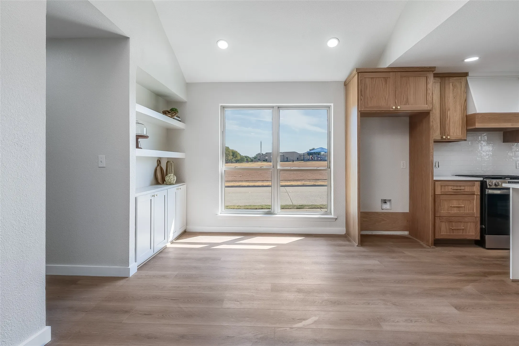 Single Family Residence For Sale in Collin County , 2701 Crow Valley Trail, Plano, Texas 75023, 4 Bedroom, 3 Bathroom, 2 Garage spaces, 2,470 Sqft, built in 1978, mls#21388636, Real Estate Agent in Plano, Homes For Sale in Collin county, Homes For Sale in Plano, Realtor in Plano Texas, Real Estate Brokerage Independent Realty Texas, Luminita Cordes Realtor