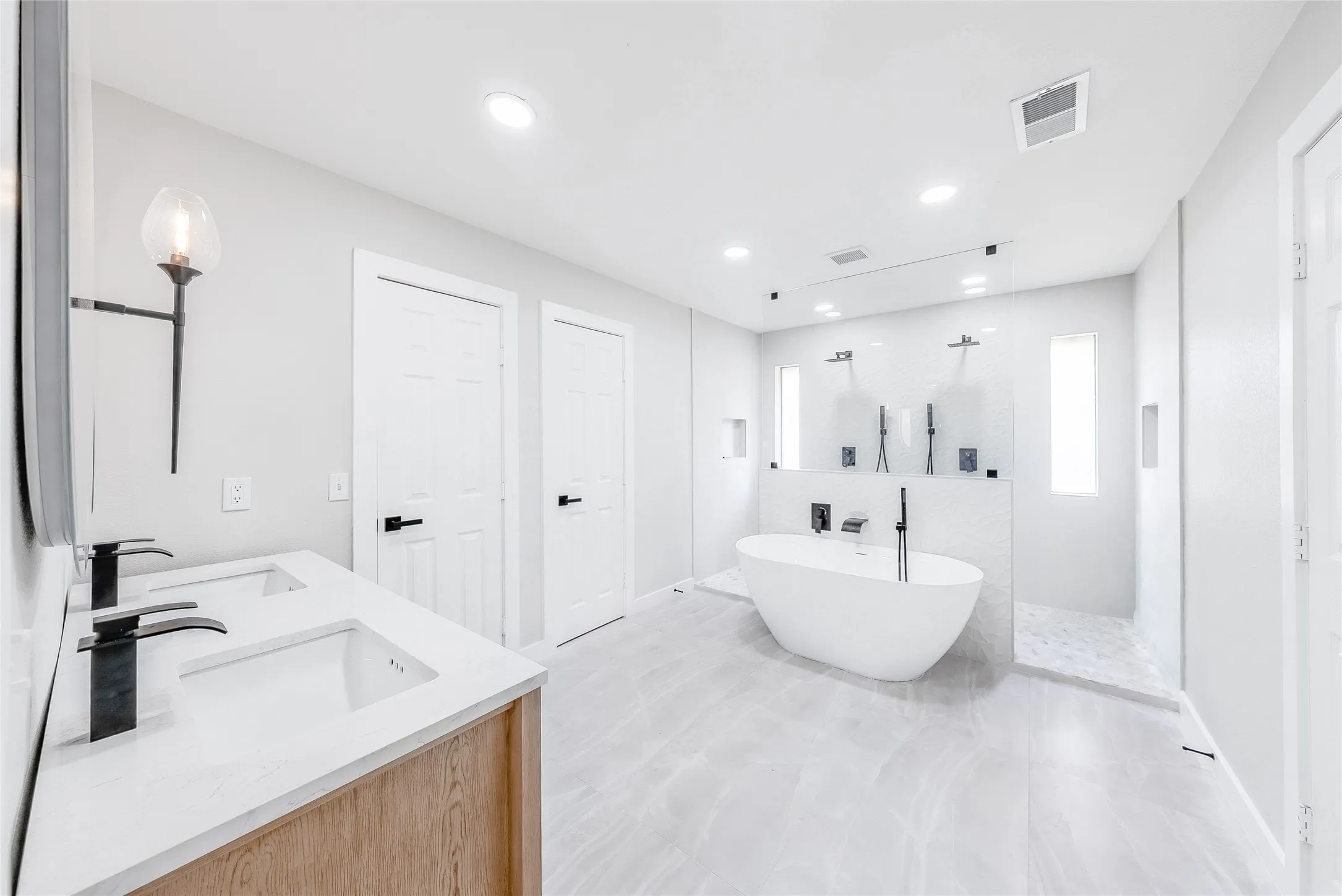 Single Family Residence For Sale in Collin County , 2701 Crow Valley Trail, Plano, Texas 75023, 4 Bedroom, 3 Bathroom, 2 Garage spaces, 2,470 Sqft, built in 1978, mls#21388636, Real Estate Agent in Plano, Homes For Sale in Collin county, Homes For Sale in Plano, Realtor in Plano Texas, Real Estate Brokerage Independent Realty Texas, Luminita Cordes Realtor
