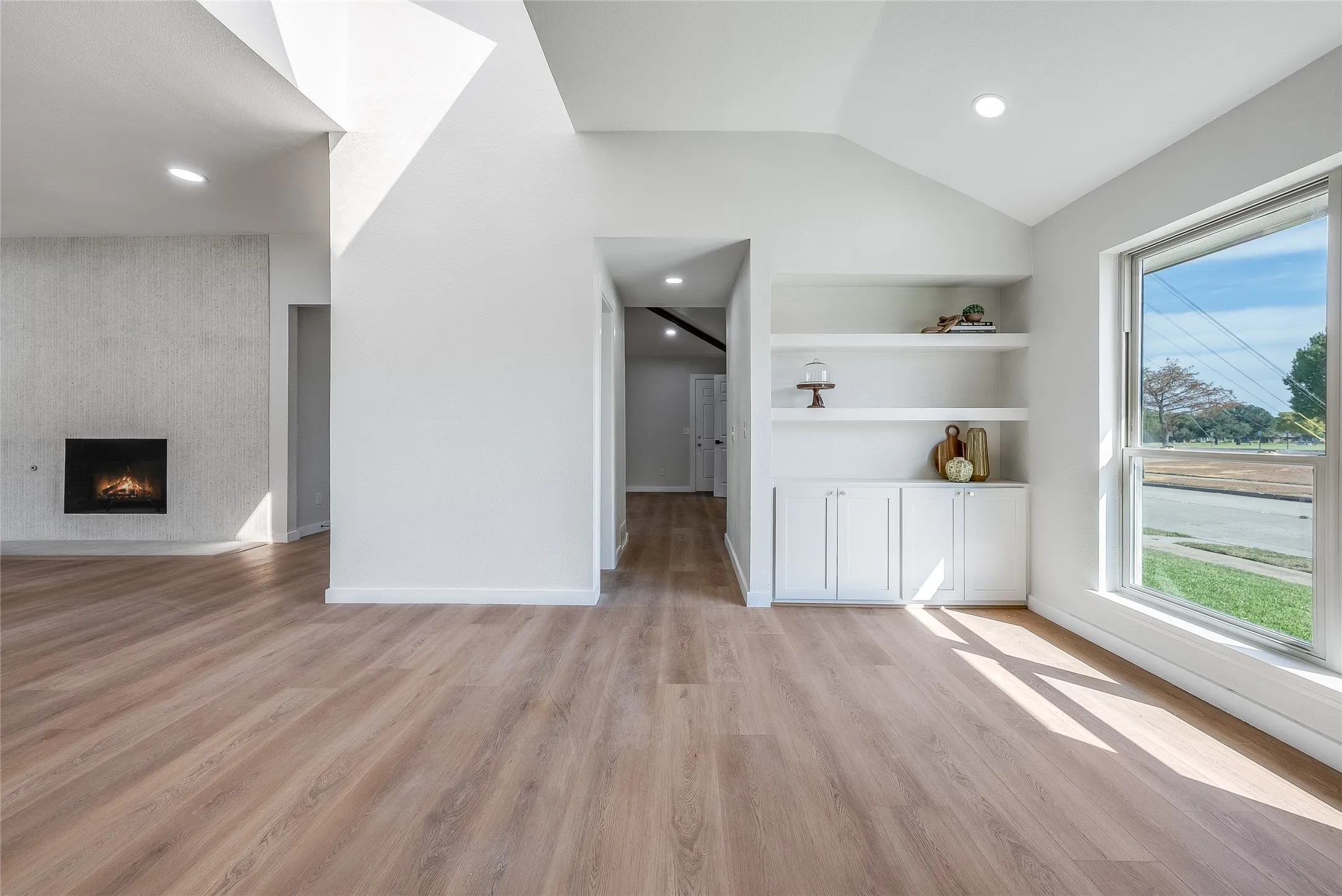 Single Family Residence For Sale in Collin County , 2701 Crow Valley Trail, Plano, Texas 75023, 4 Bedroom, 3 Bathroom, 2 Garage spaces, 2,470 Sqft, built in 1978, mls#21388636, Real Estate Agent in Plano, Homes For Sale in Collin county, Homes For Sale in Plano, Realtor in Plano Texas, Real Estate Brokerage Independent Realty Texas, Luminita Cordes Realtor