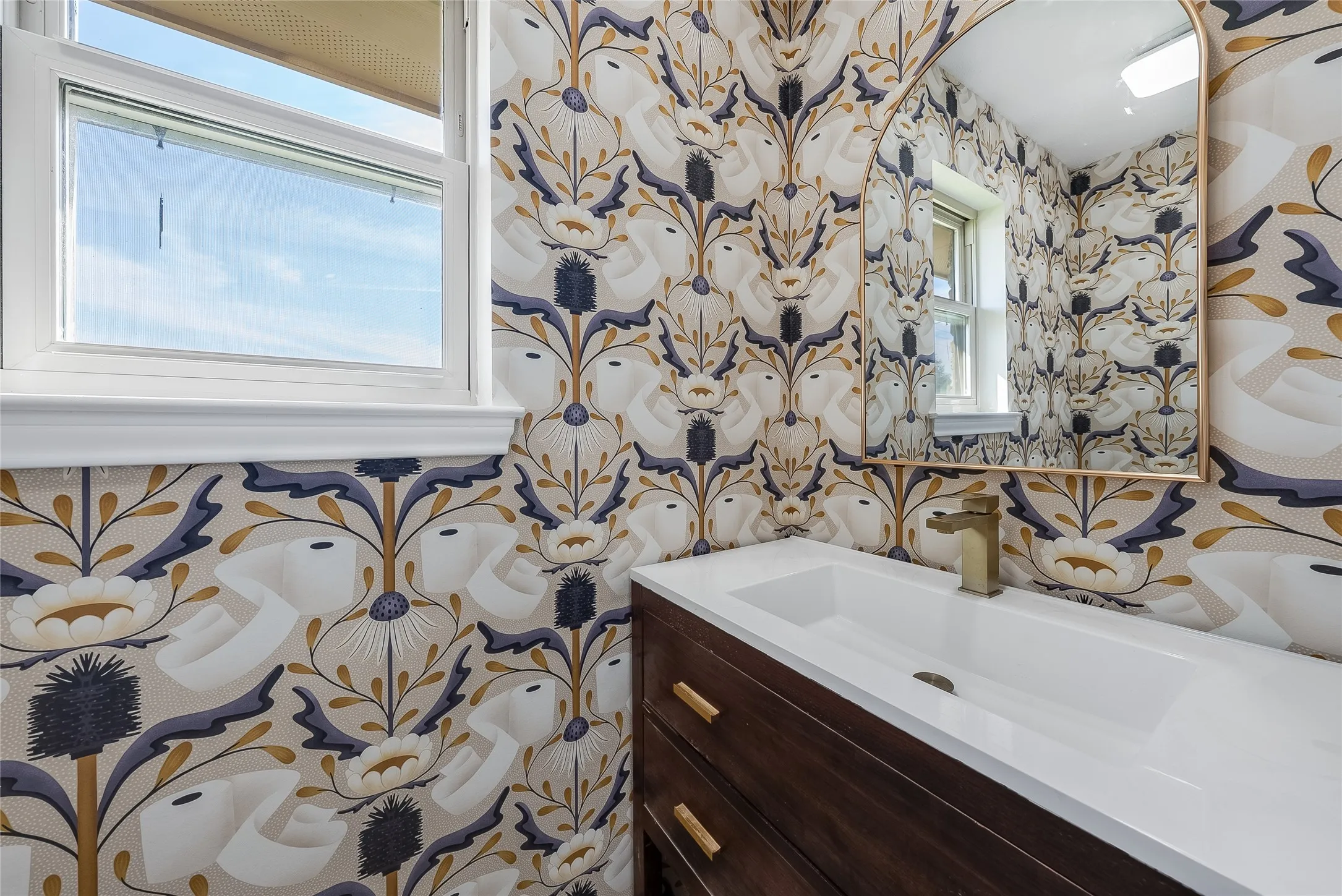 Single Family Residence For Sale in Collin County , 2701 Crow Valley Trail, Plano, Texas 75023, 4 Bedroom, 3 Bathroom, 2 Garage spaces, 2,470 Sqft, built in 1978, mls#21388636, Real Estate Agent in Plano, Homes For Sale in Collin county, Homes For Sale in Plano, Realtor in Plano Texas, Real Estate Brokerage Independent Realty Texas, Luminita Cordes Realtor