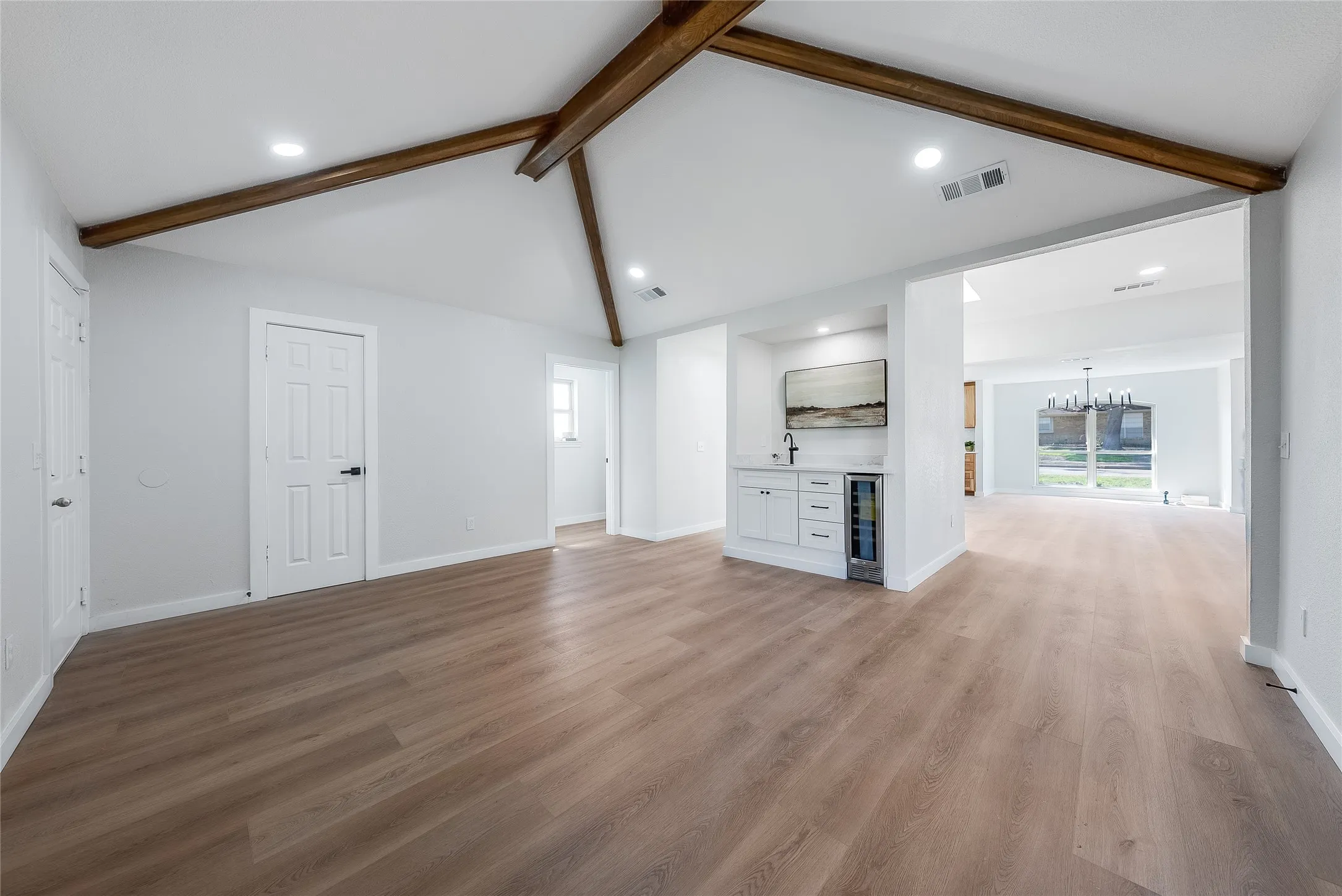 Single Family Residence For Sale in Collin County , 2701 Crow Valley Trail, Plano, Texas 75023, 4 Bedroom, 3 Bathroom, 2 Garage spaces, 2,470 Sqft, built in 1978, mls#21388636, Real Estate Agent in Plano, Homes For Sale in Collin county, Homes For Sale in Plano, Realtor in Plano Texas, Real Estate Brokerage Independent Realty Texas, Luminita Cordes Realtor