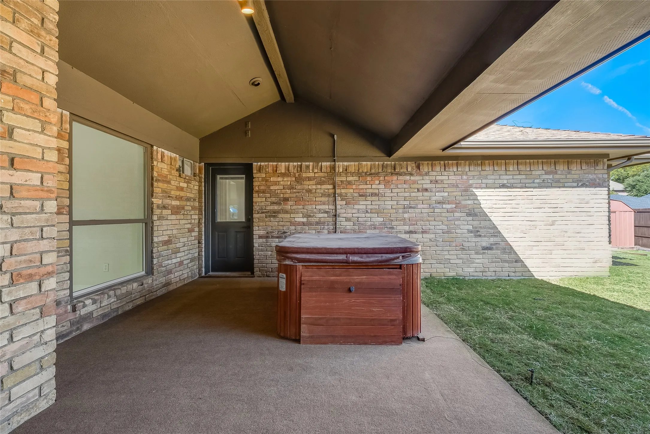 Single Family Residence For Sale in Collin County , 2701 Crow Valley Trail, Plano, Texas 75023, 4 Bedroom, 3 Bathroom, 2 Garage spaces, 2,470 Sqft, built in 1978, mls#21388636, Real Estate Agent in Plano, Homes For Sale in Collin county, Homes For Sale in Plano, Realtor in Plano Texas, Real Estate Brokerage Independent Realty Texas, Luminita Cordes Realtor