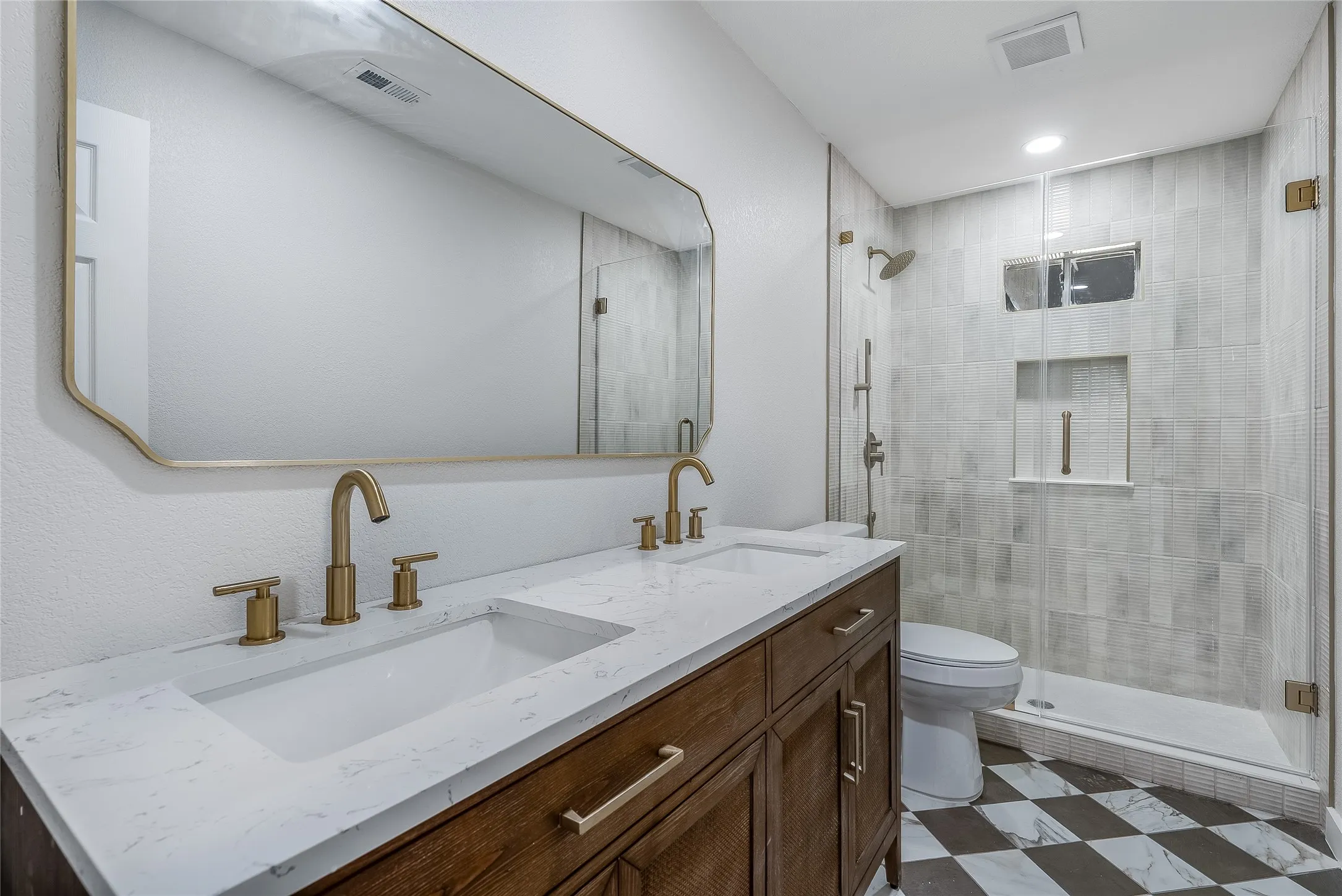 Single Family Residence For Sale in Collin County , 2701 Crow Valley Trail, Plano, Texas 75023, 4 Bedroom, 3 Bathroom, 2 Garage spaces, 2,470 Sqft, built in 1978, mls#21388636, Real Estate Agent in Plano, Homes For Sale in Collin county, Homes For Sale in Plano, Realtor in Plano Texas, Real Estate Brokerage Independent Realty Texas, Luminita Cordes Realtor