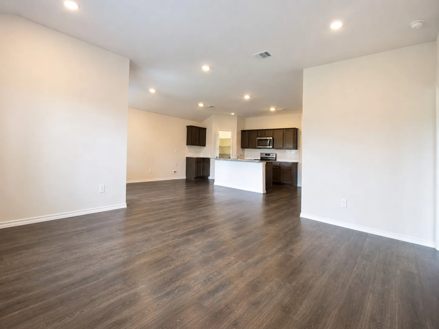 Single Family Residence For Sale in Denton County , 3938 Aintree Avenue, Celina, Texas 76227, 4 Bedroom, 2 Bathroom, 2 Garage spaces, 1,851 Sqft, built in 2021, mls#21397338, Real Estate Agent in Celina, Homes For Sale in Denton county, Homes For Sale in Celina, Realtor in Celina Texas, Real Estate Brokerage Independent Realty Texas, Luminita Cordes Realtor