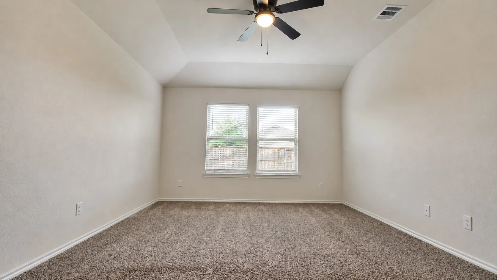 Single Family Residence For Sale in Denton County , 3938 Aintree Avenue, Celina, Texas 76227, 4 Bedroom, 2 Bathroom, 2 Garage spaces, 1,851 Sqft, built in 2021, mls#21397338, Real Estate Agent in Celina, Homes For Sale in Denton county, Homes For Sale in Celina, Realtor in Celina Texas, Real Estate Brokerage Independent Realty Texas, Luminita Cordes Realtor