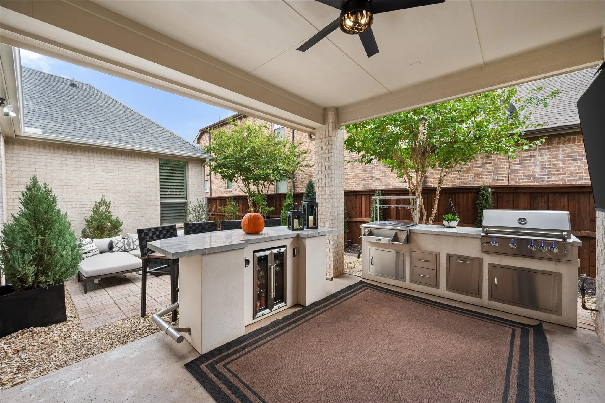 Single Family Residence For Sale in Tarrant County , 3584 Plum Vista Place, Arlington, Texas 76005, 3 Bedroom, 4 Bathroom, 2 Garage spaces, 3,393 Sqft, built in 2017, mls#21398023, Real Estate Agent in Arlington, Homes For Sale in Tarrant county, Homes For Sale in Arlington, Realtor in Arlington Texas, Real Estate Brokerage Independent Realty Texas, Luminita Cordes Realtor