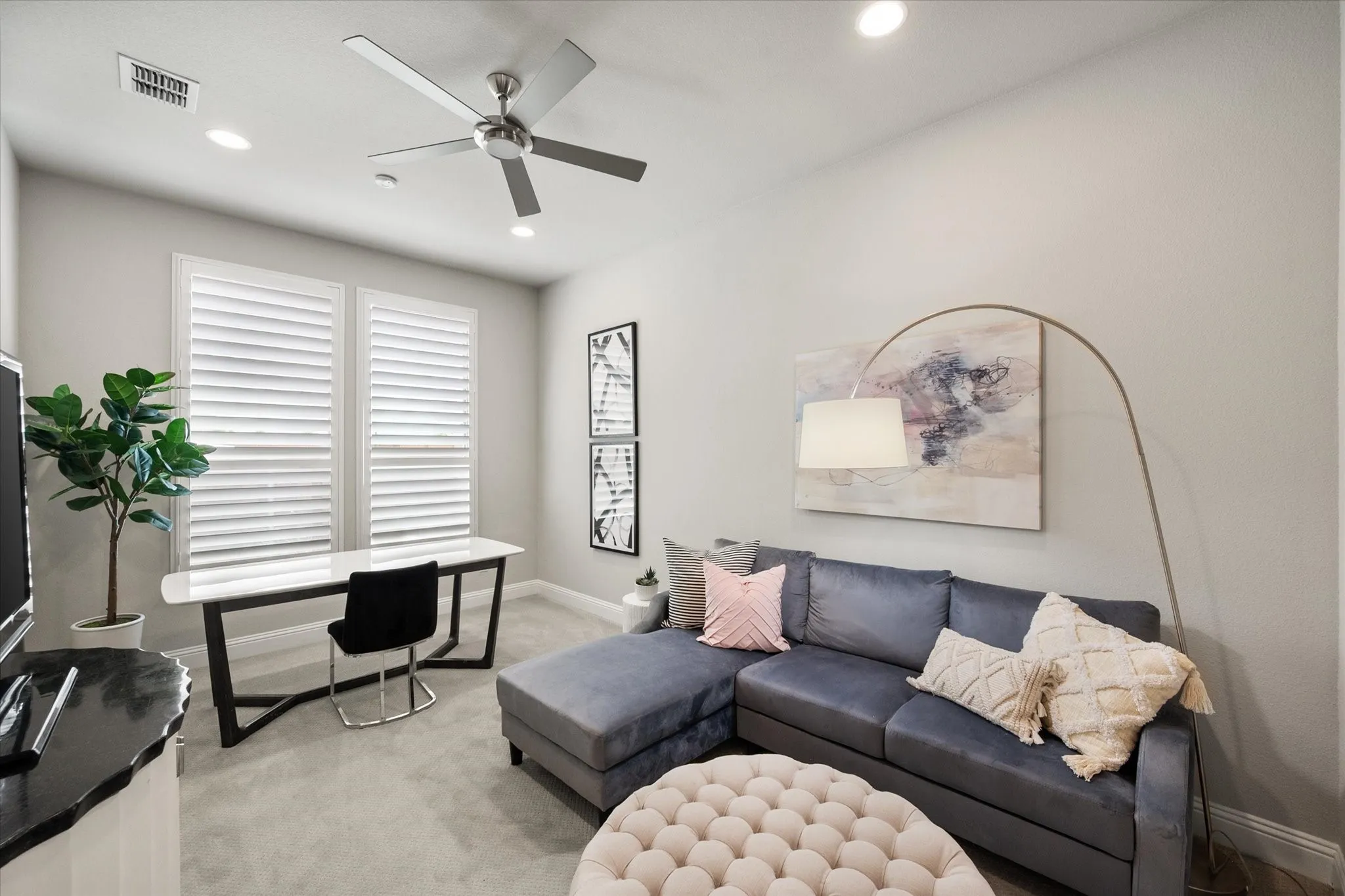 Single Family Residence For Sale in Tarrant County , 3584 Plum Vista Place, Arlington, Texas 76005, 3 Bedroom, 4 Bathroom, 2 Garage spaces, 3,393 Sqft, built in 2017, mls#21398023, Real Estate Agent in Arlington, Homes For Sale in Tarrant county, Homes For Sale in Arlington, Realtor in Arlington Texas, Real Estate Brokerage Independent Realty Texas, Luminita Cordes Realtor