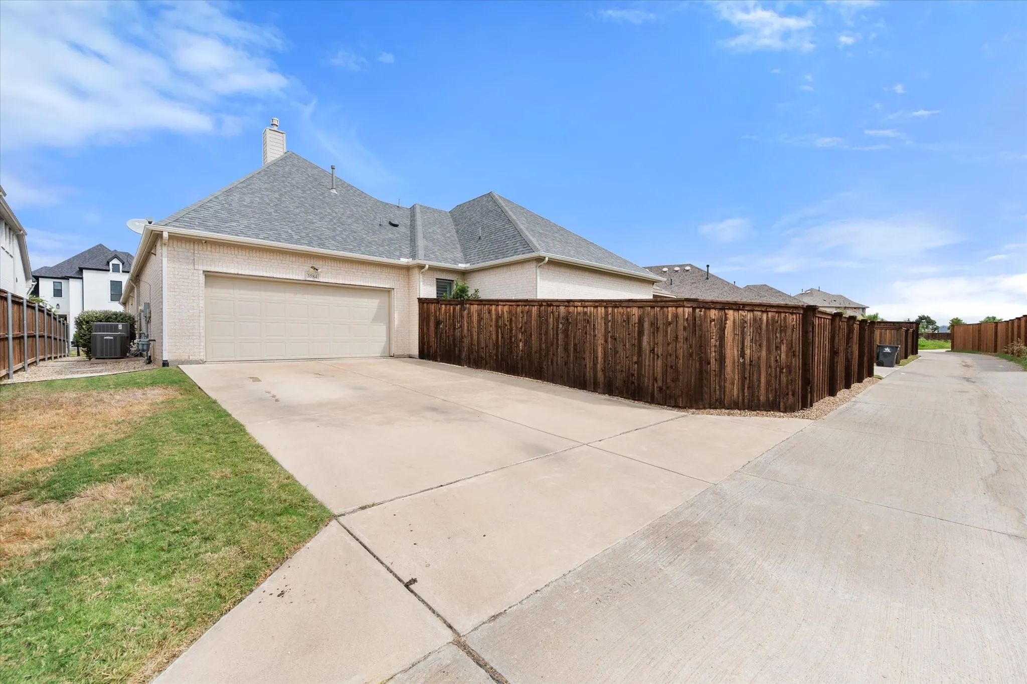 Single Family Residence For Sale in Tarrant County , 3584 Plum Vista Place, Arlington, Texas 76005, 3 Bedroom, 4 Bathroom, 2 Garage spaces, 3,393 Sqft, built in 2017, mls#21398023, Real Estate Agent in Arlington, Homes For Sale in Tarrant county, Homes For Sale in Arlington, Realtor in Arlington Texas, Real Estate Brokerage Independent Realty Texas, Luminita Cordes Realtor