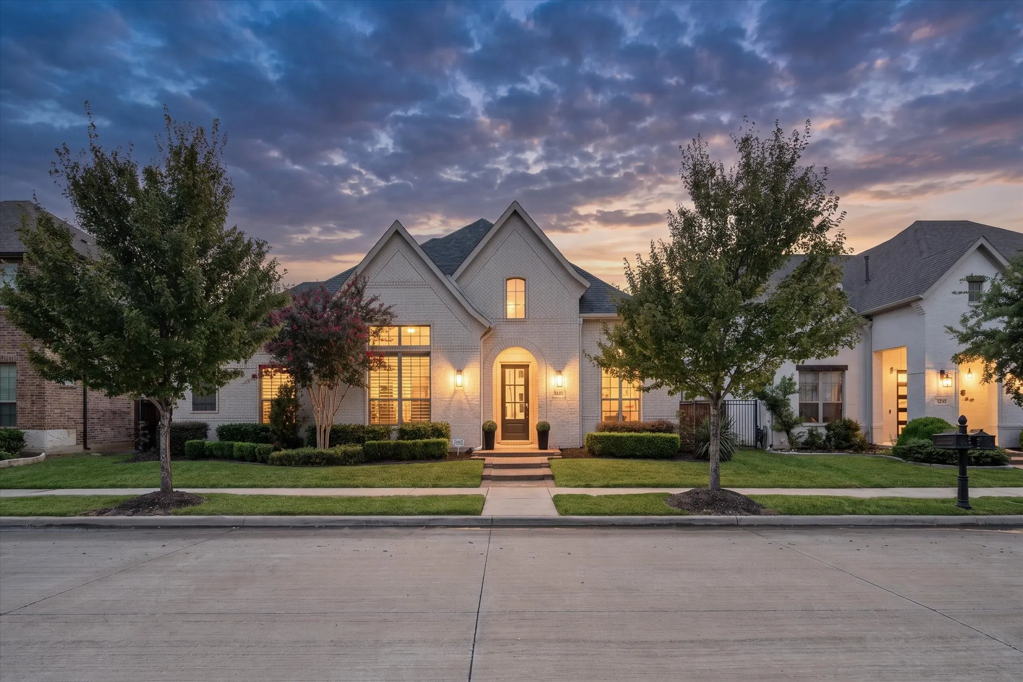 Single Family Residence For Sale in Tarrant County , 3584 Plum Vista Place, Arlington, Texas 76005, 3 Bedroom, 4 Bathroom, 2 Garage spaces, 3,393 Sqft, built in 2017, mls#21398023, Real Estate Agent in Arlington, Homes For Sale in Tarrant county, Homes For Sale in Arlington, Realtor in Arlington Texas, Real Estate Brokerage Independent Realty Texas, Luminita Cordes Realtor