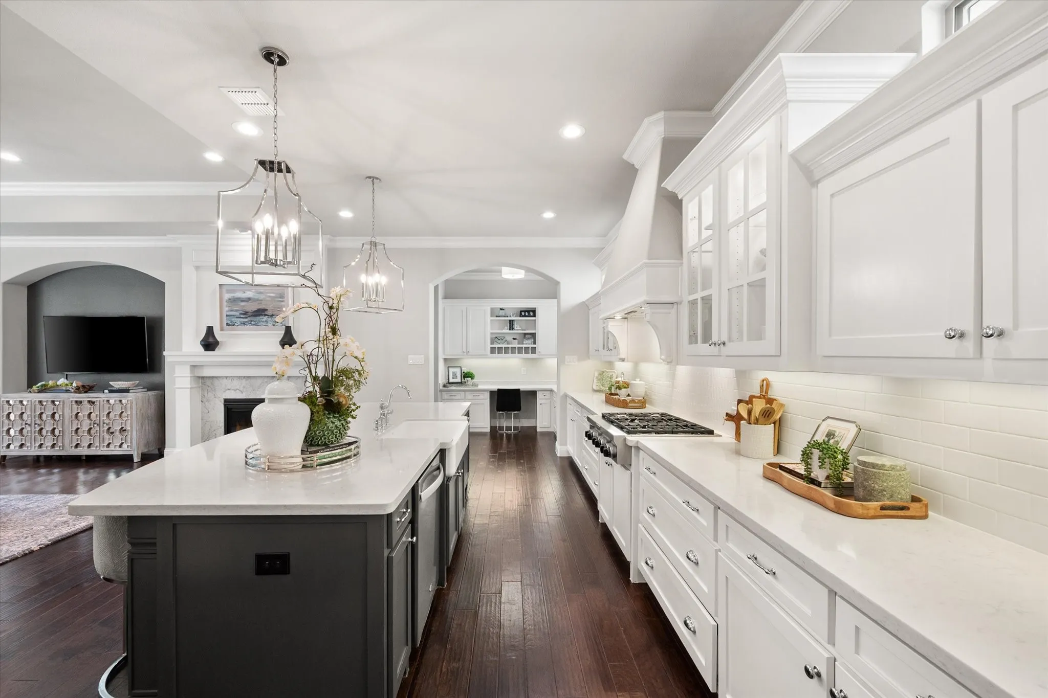 Single Family Residence For Sale in Tarrant County , 3584 Plum Vista Place, Arlington, Texas 76005, 3 Bedroom, 4 Bathroom, 2 Garage spaces, 3,393 Sqft, built in 2017, mls#21398023, Real Estate Agent in Arlington, Homes For Sale in Tarrant county, Homes For Sale in Arlington, Realtor in Arlington Texas, Real Estate Brokerage Independent Realty Texas, Luminita Cordes Realtor