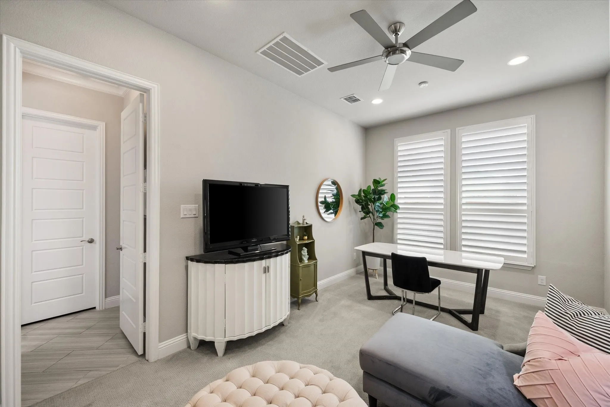 Single Family Residence For Sale in Tarrant County , 3584 Plum Vista Place, Arlington, Texas 76005, 3 Bedroom, 4 Bathroom, 2 Garage spaces, 3,393 Sqft, built in 2017, mls#21398023, Real Estate Agent in Arlington, Homes For Sale in Tarrant county, Homes For Sale in Arlington, Realtor in Arlington Texas, Real Estate Brokerage Independent Realty Texas, Luminita Cordes Realtor
