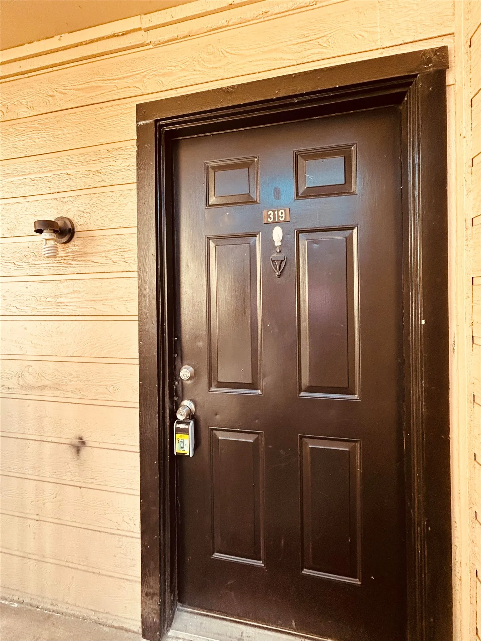 Condominium For Rent in Dallas County , 3022 Forest Lane 319, Dallas, Texas 75234, 1 Bedroom, 1 Bathroom, Garage spaces, 552 Sqft, built in 1982, mls#21401605, Real Estate Agent in Dallas, Homes For Rent in Dallas county, Homes For Rent in Dallas, Realtor in Dallas Texas, Real Estate Brokerage Independent Realty Texas, Luminita Cordes Realtor