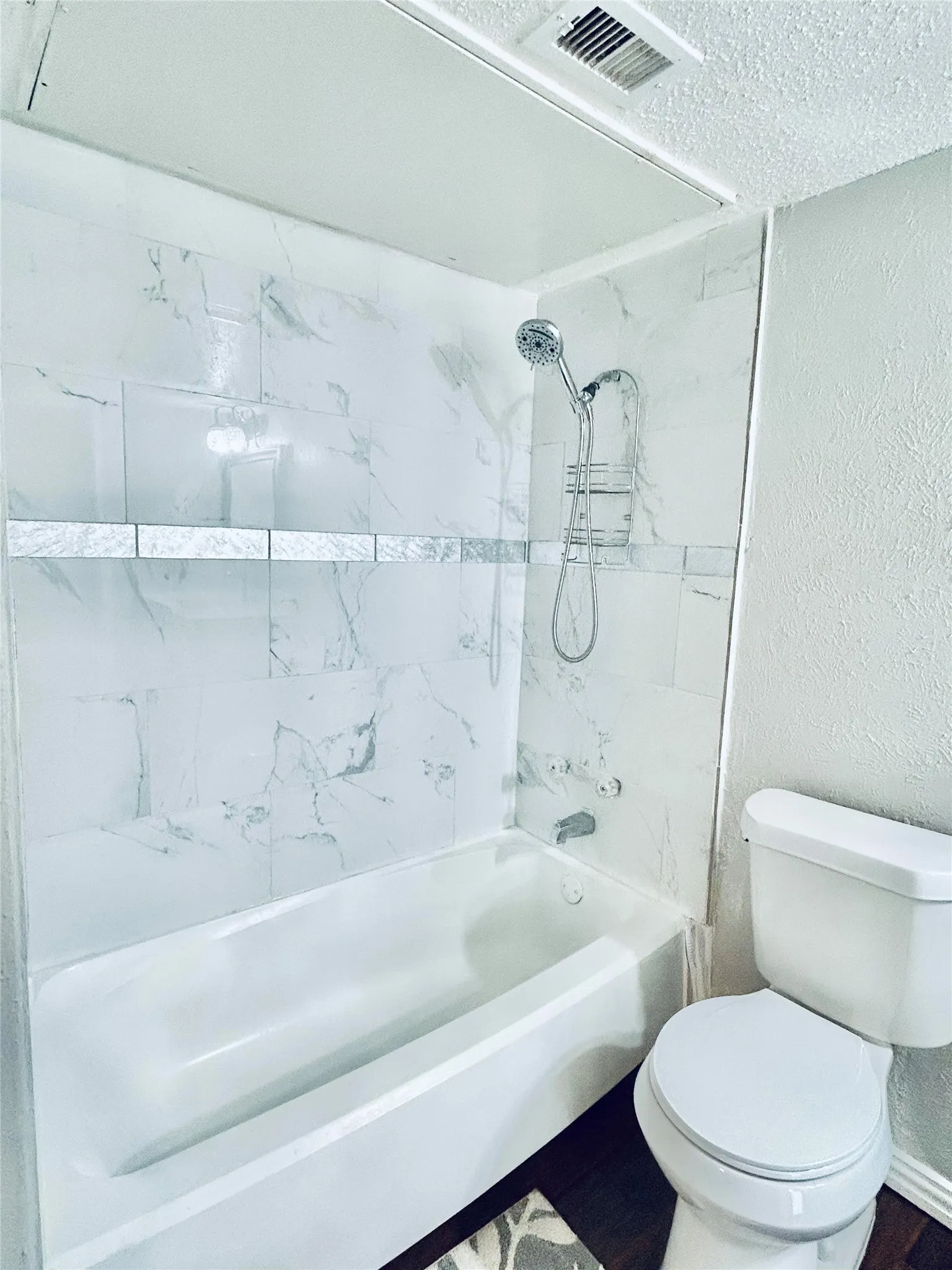 Condominium For Rent in Dallas County , 3022 Forest Lane 319, Dallas, Texas 75234, 1 Bedroom, 1 Bathroom, Garage spaces, 552 Sqft, built in 1982, mls#21401605, Real Estate Agent in Dallas, Homes For Rent in Dallas county, Homes For Rent in Dallas, Realtor in Dallas Texas, Real Estate Brokerage Independent Realty Texas, Luminita Cordes Realtor