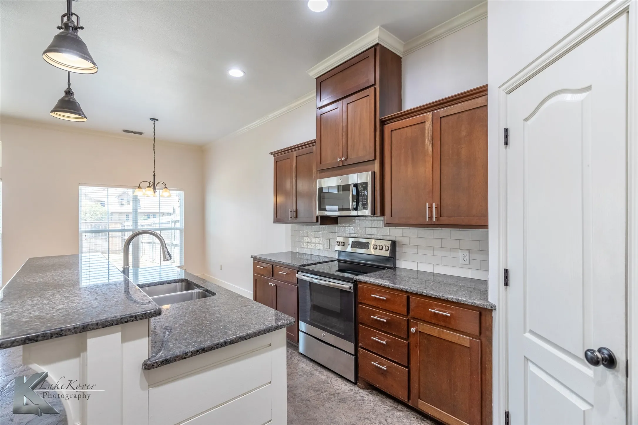 Duplex For Rent in Taylor County , 3804 Carrera Lane, Abilene, Texas 79602, 3 Bedroom, 2 Bathroom, 2 Garage spaces, 1,539 Sqft, built in 2016, mls#21401638, Real Estate Agent in Abilene, Homes For Rent in Taylor county, Homes For Rent in Abilene, Realtor in Abilene Texas, Real Estate Brokerage Independent Realty Texas, Luminita Cordes Realtor
