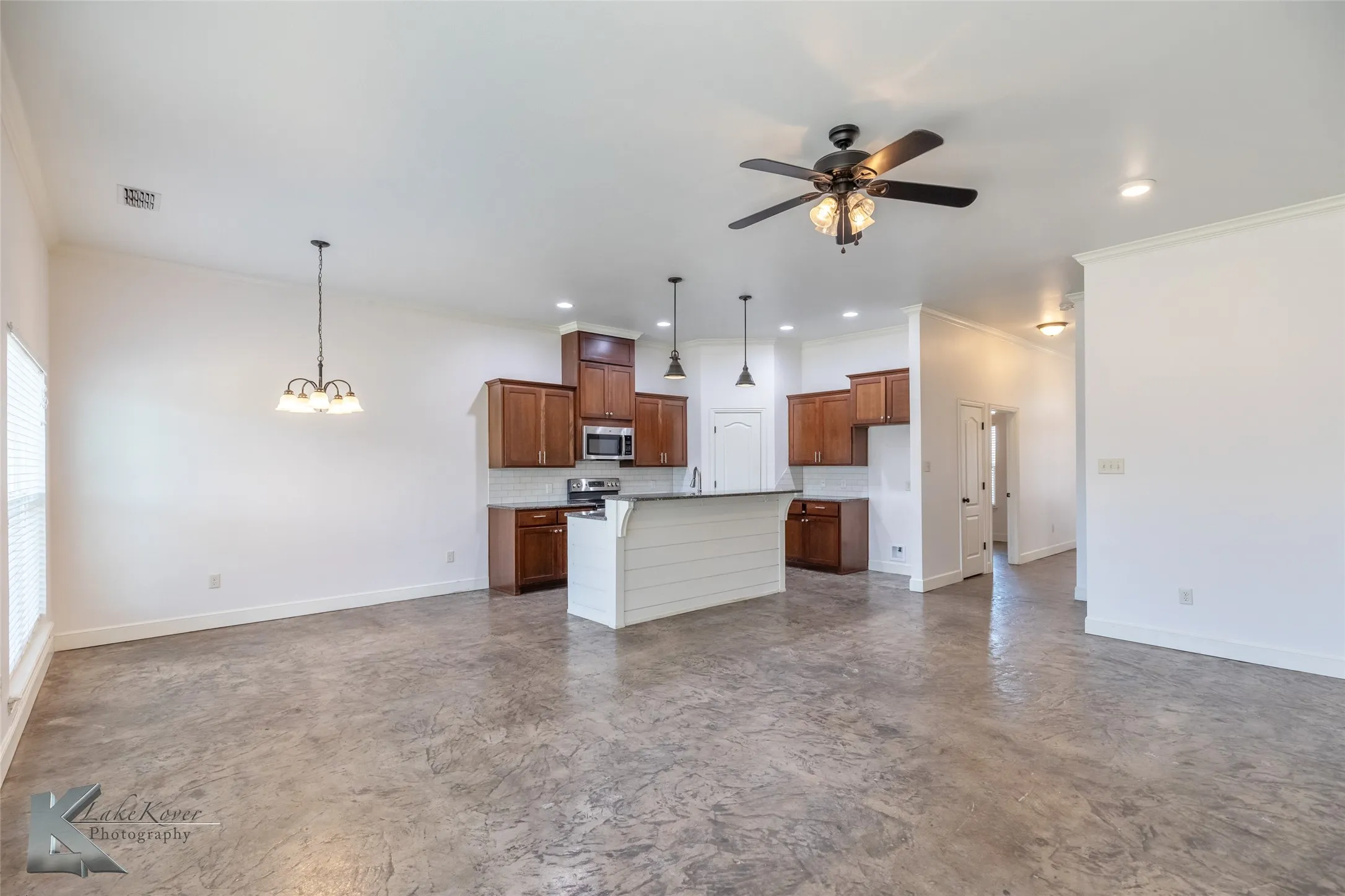Duplex For Rent in Taylor County , 3804 Carrera Lane, Abilene, Texas 79602, 3 Bedroom, 2 Bathroom, 2 Garage spaces, 1,539 Sqft, built in 2016, mls#21401638, Real Estate Agent in Abilene, Homes For Rent in Taylor county, Homes For Rent in Abilene, Realtor in Abilene Texas, Real Estate Brokerage Independent Realty Texas, Luminita Cordes Realtor