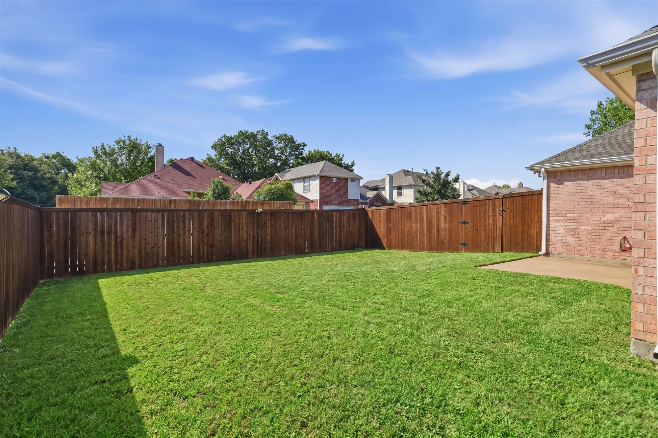 Single Family Residence For Sale in Denton County , 416 Kyle Lane, Lewisville, Texas 75067, 3 Bedroom, 2 Bathroom, 2 Garage spaces, 1,931 Sqft, built in 2000, mls#21401461, Real Estate Agent in Lewisville, Homes For Sale in Denton county, Homes For Sale in Lewisville, Realtor in Lewisville Texas, Real Estate Brokerage Independent Realty Texas, Luminita Cordes Realtor