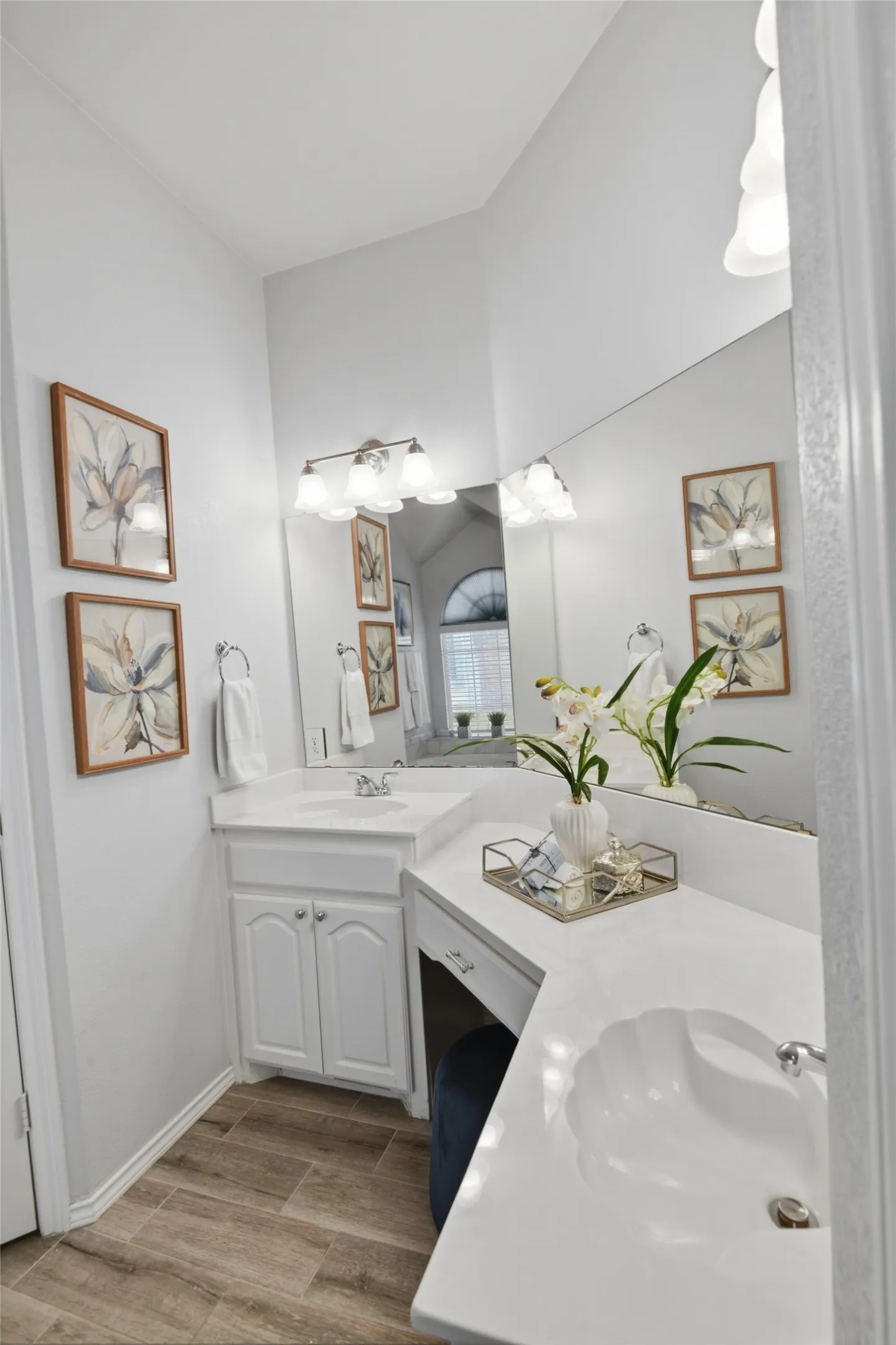 Single Family Residence For Sale in Denton County , 416 Kyle Lane, Lewisville, Texas 75067, 3 Bedroom, 2 Bathroom, 2 Garage spaces, 1,931 Sqft, built in 2000, mls#21401461, Real Estate Agent in Lewisville, Homes For Sale in Denton county, Homes For Sale in Lewisville, Realtor in Lewisville Texas, Real Estate Brokerage Independent Realty Texas, Luminita Cordes Realtor