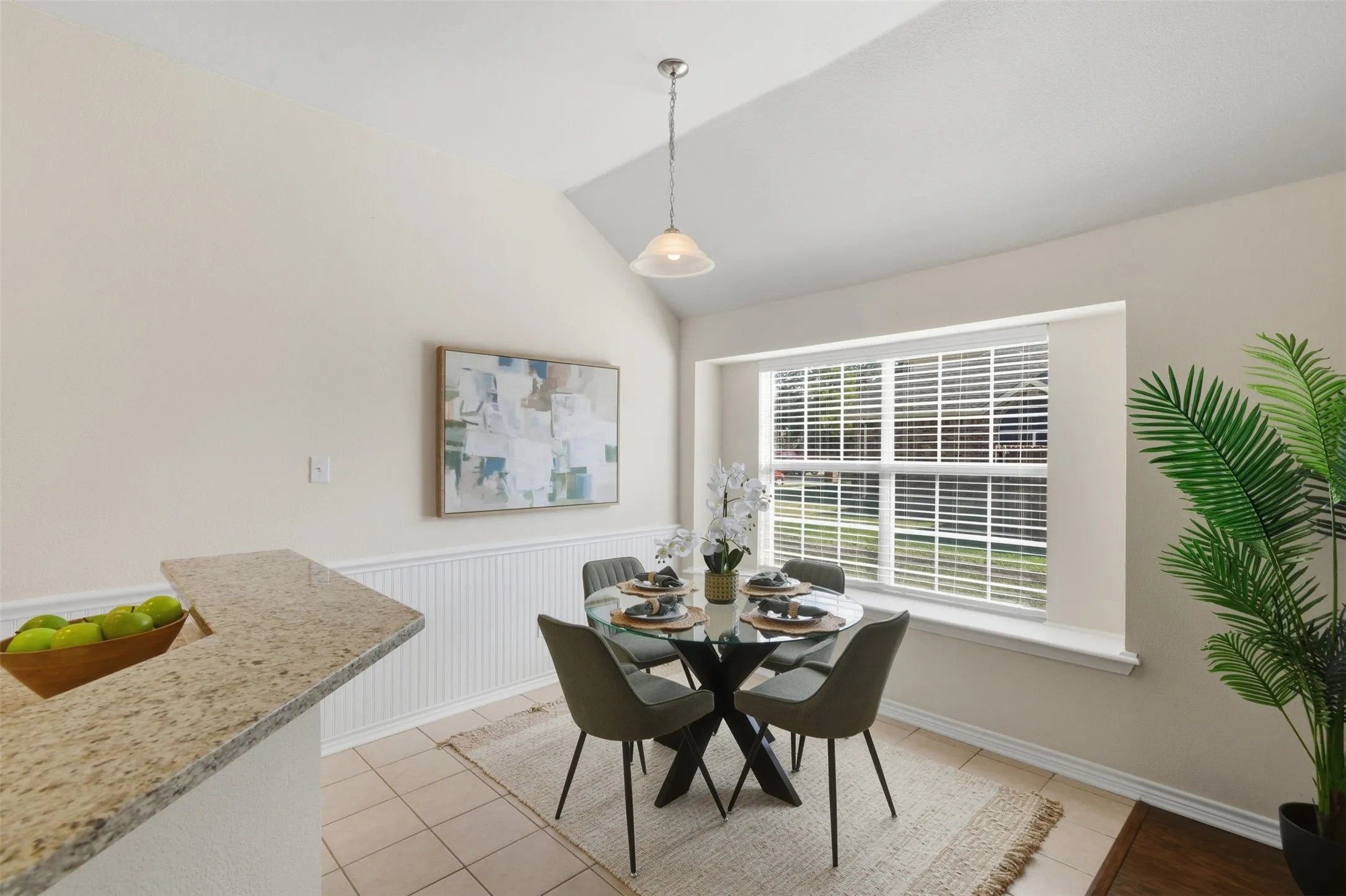 Single Family Residence For Sale in Denton County , 416 Kyle Lane, Lewisville, Texas 75067, 3 Bedroom, 2 Bathroom, 2 Garage spaces, 1,931 Sqft, built in 2000, mls#21401461, Real Estate Agent in Lewisville, Homes For Sale in Denton county, Homes For Sale in Lewisville, Realtor in Lewisville Texas, Real Estate Brokerage Independent Realty Texas, Luminita Cordes Realtor