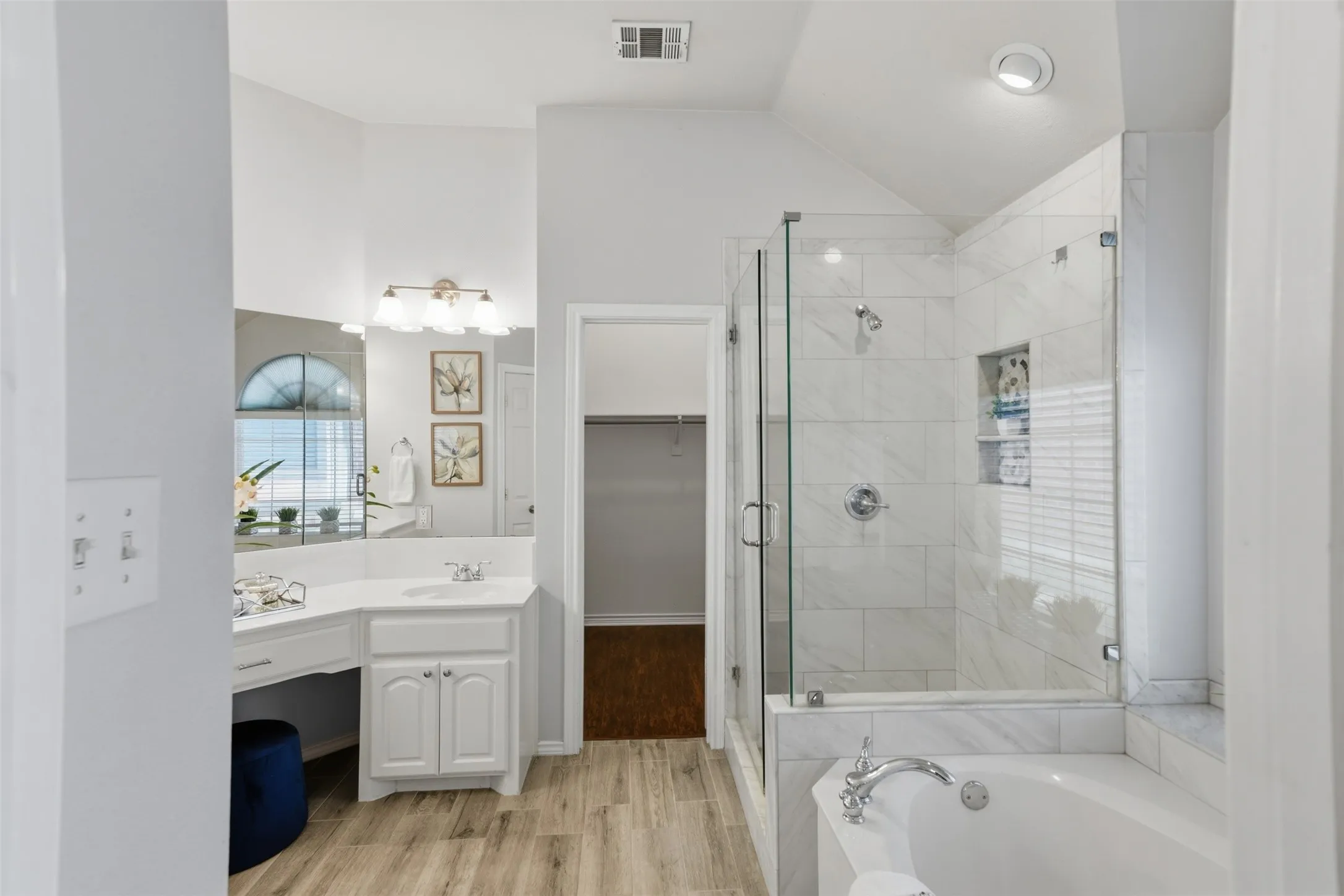 Single Family Residence For Sale in Denton County , 416 Kyle Lane, Lewisville, Texas 75067, 3 Bedroom, 2 Bathroom, 2 Garage spaces, 1,931 Sqft, built in 2000, mls#21401461, Real Estate Agent in Lewisville, Homes For Sale in Denton county, Homes For Sale in Lewisville, Realtor in Lewisville Texas, Real Estate Brokerage Independent Realty Texas, Luminita Cordes Realtor